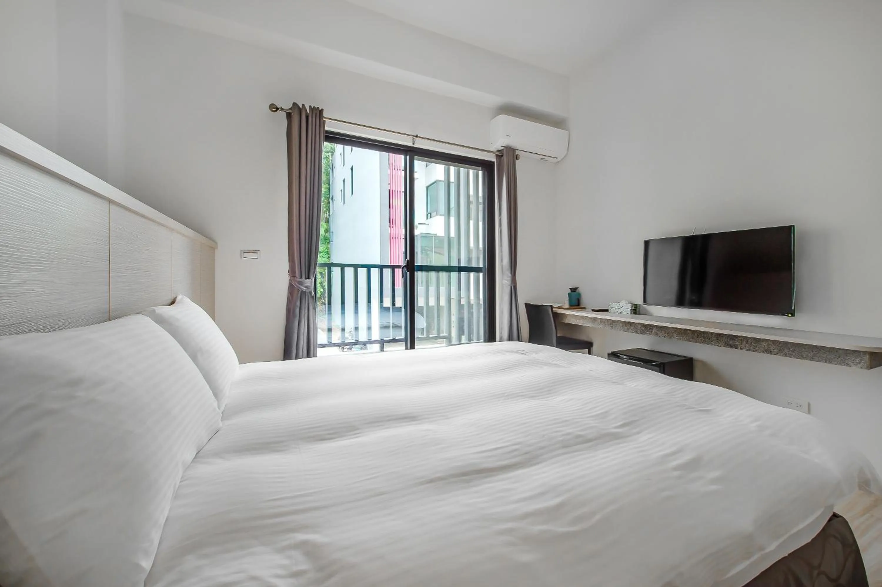 Bed in Sun Moon Lake I Love You