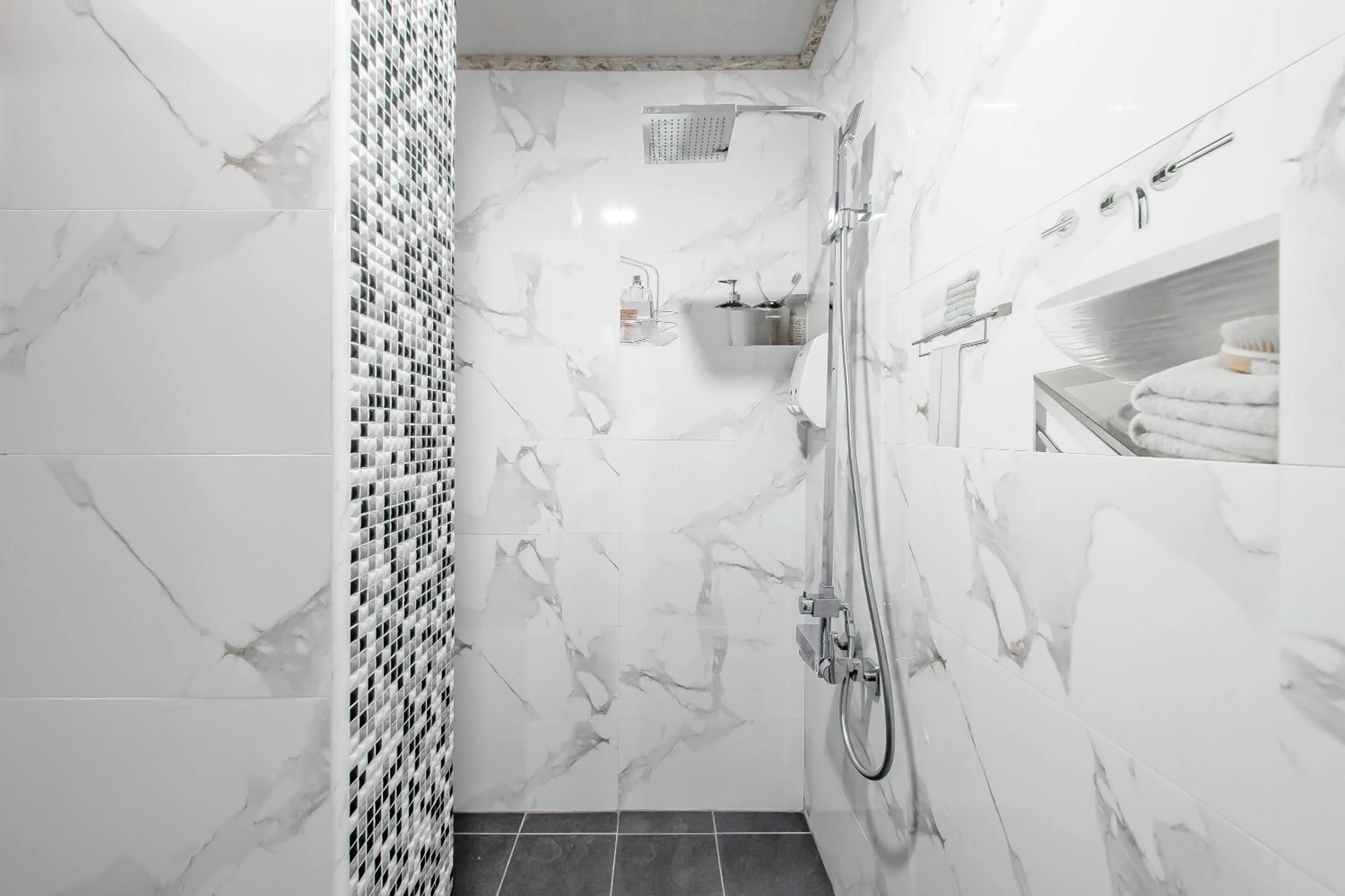 Shower in Sun Moon Lake I Love You