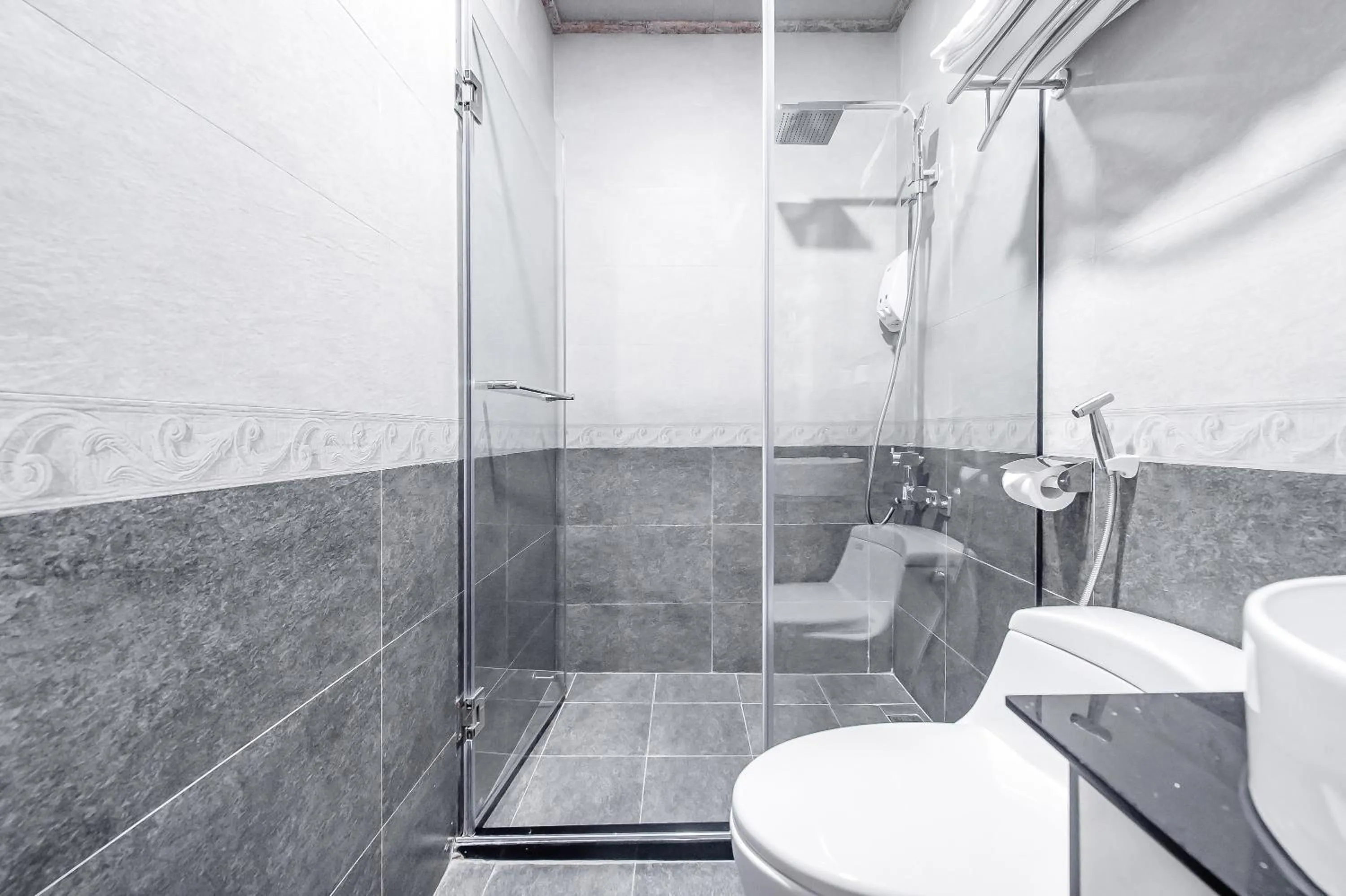 Shower in Sun Moon Lake I Love You