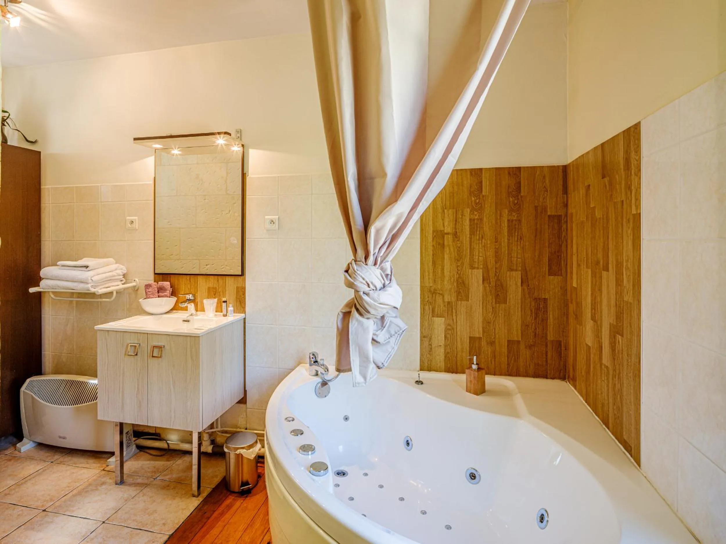 Bathroom in Clos du Bois Brard B&B