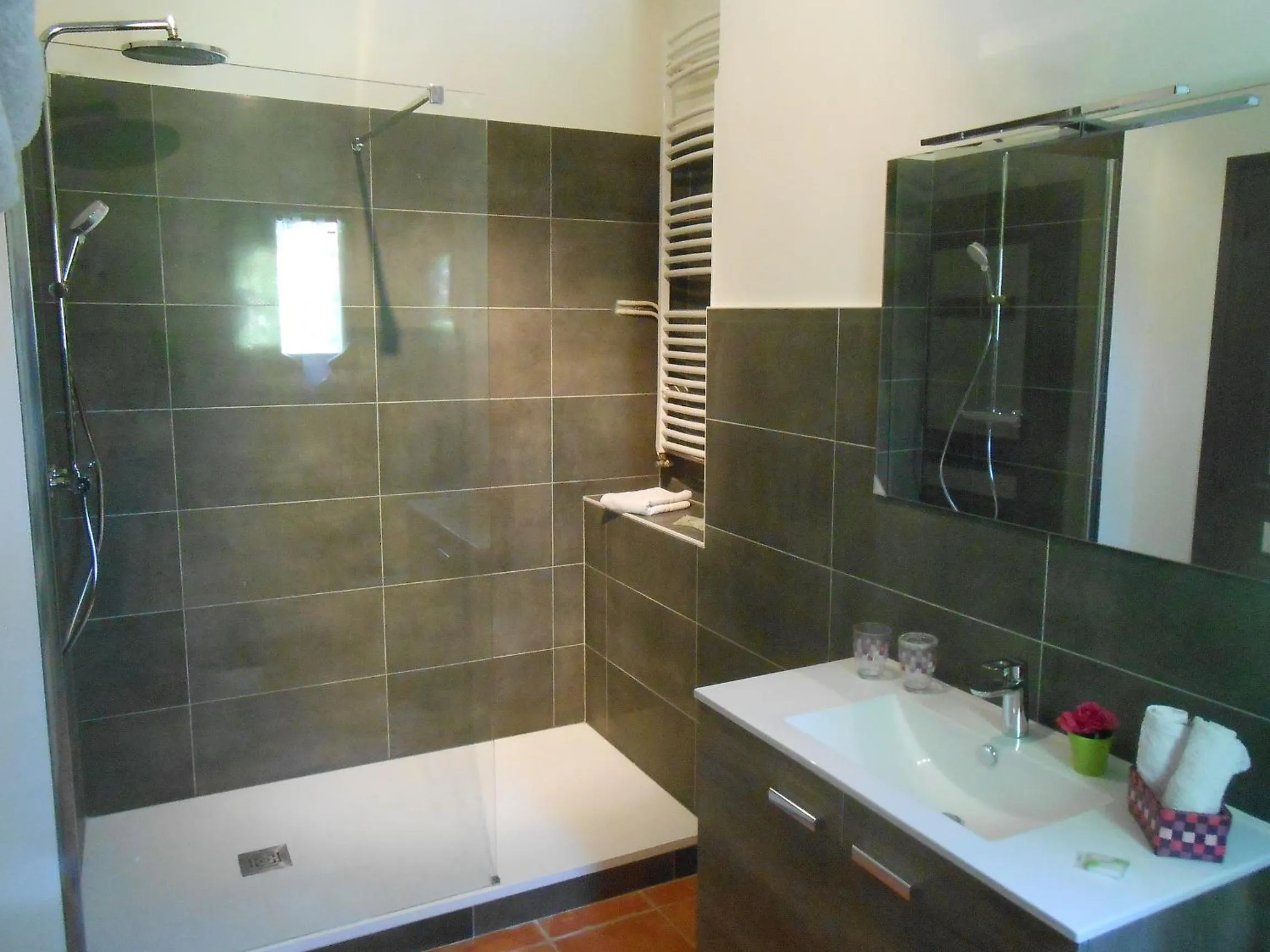 Bathroom in Clos du Bois Brard B&B