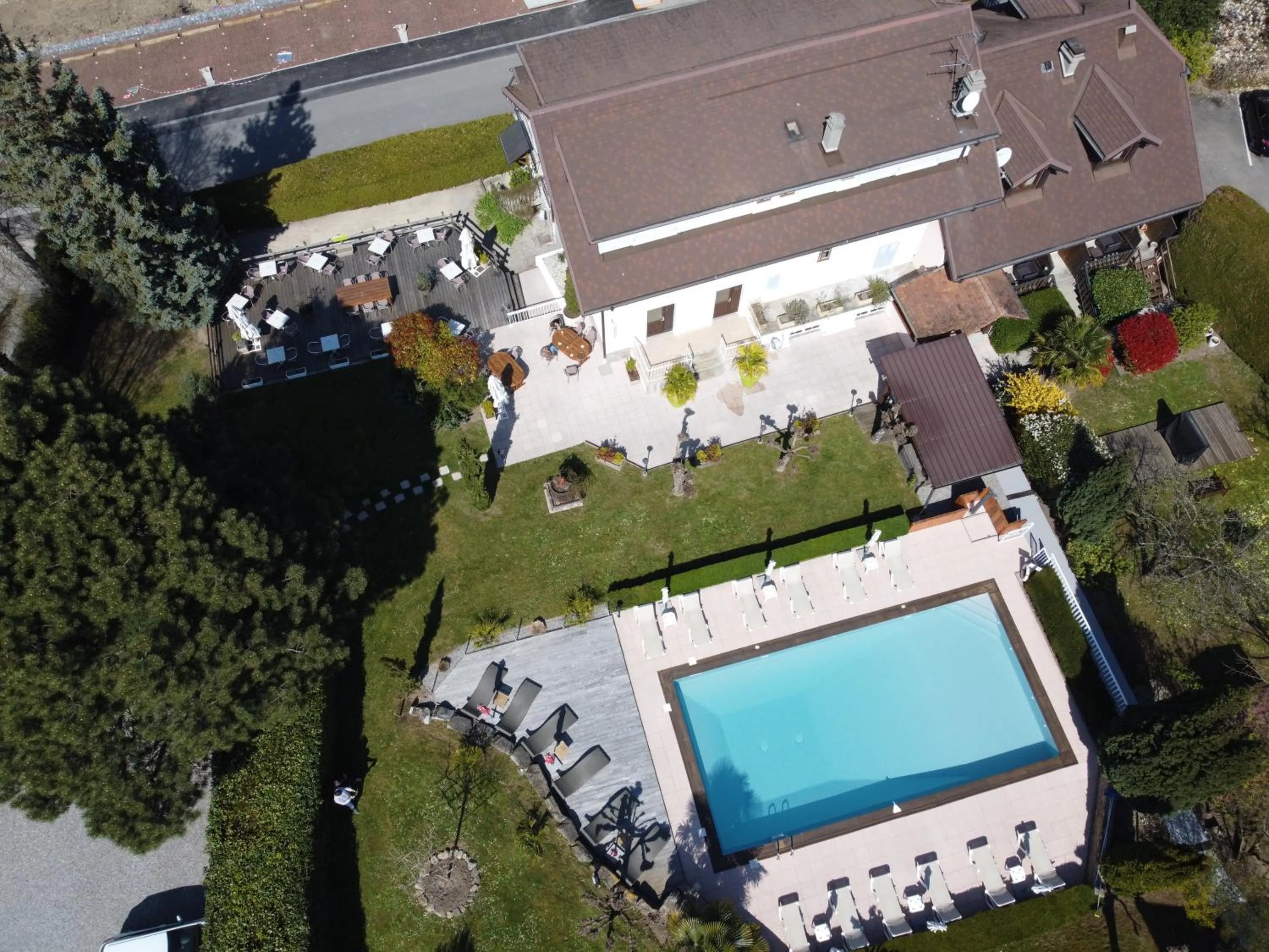Property building in L'Oasis