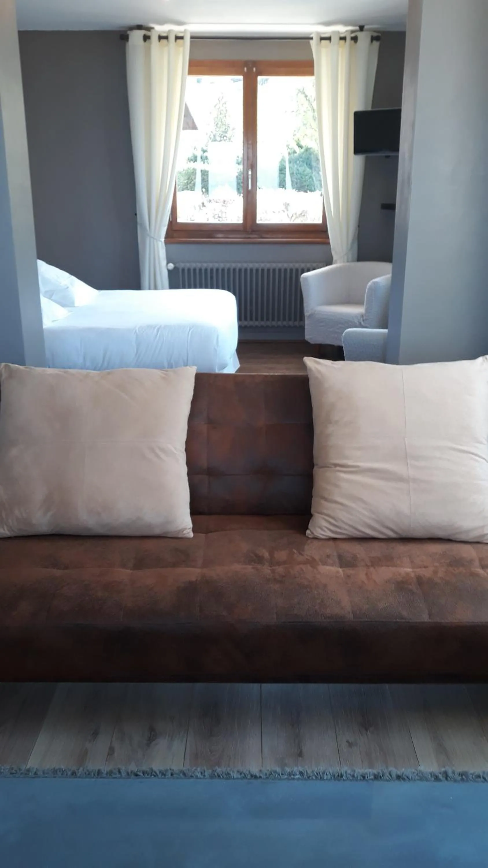 Photo of the whole room in L'Oasis