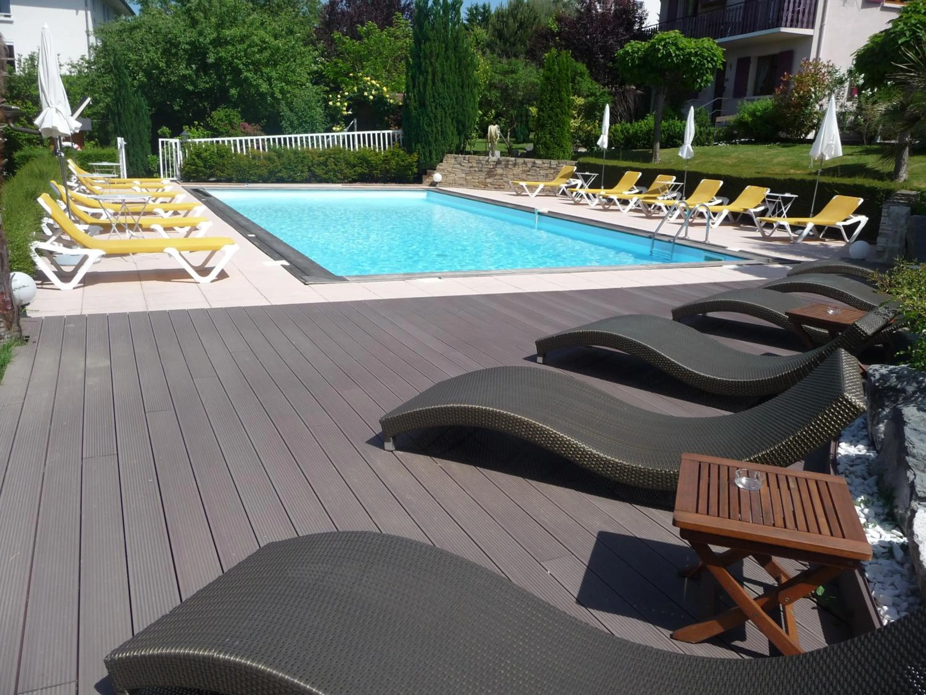 Pool view in L'Oasis