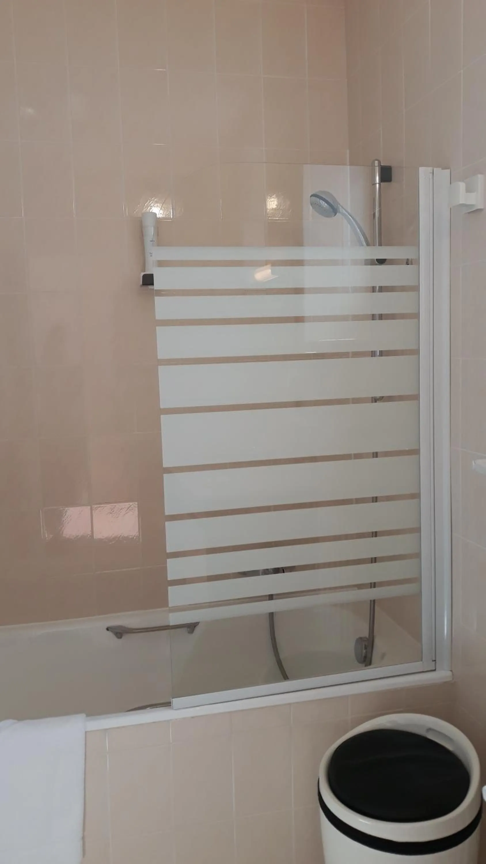 Bathroom in L'Oasis