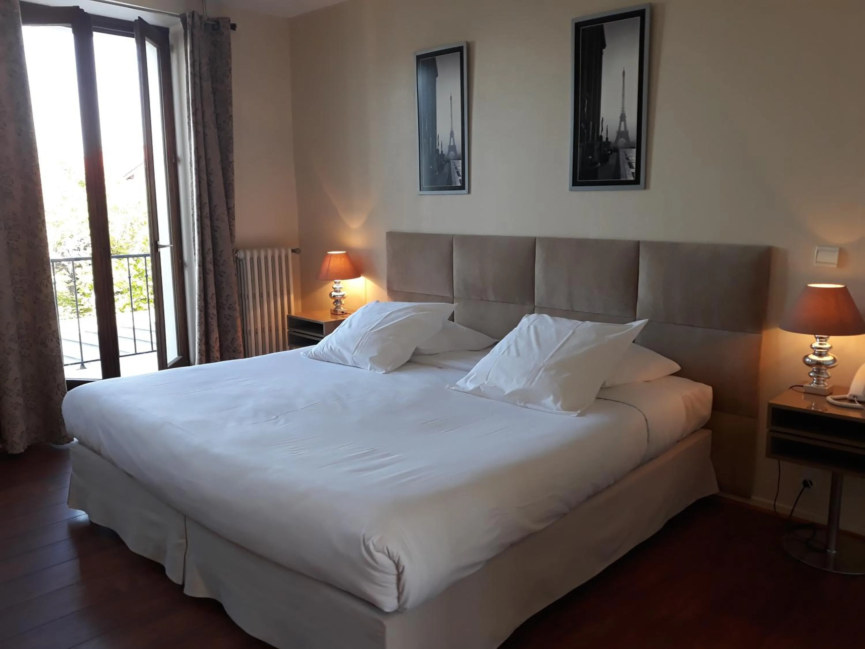 Bed in L'Oasis