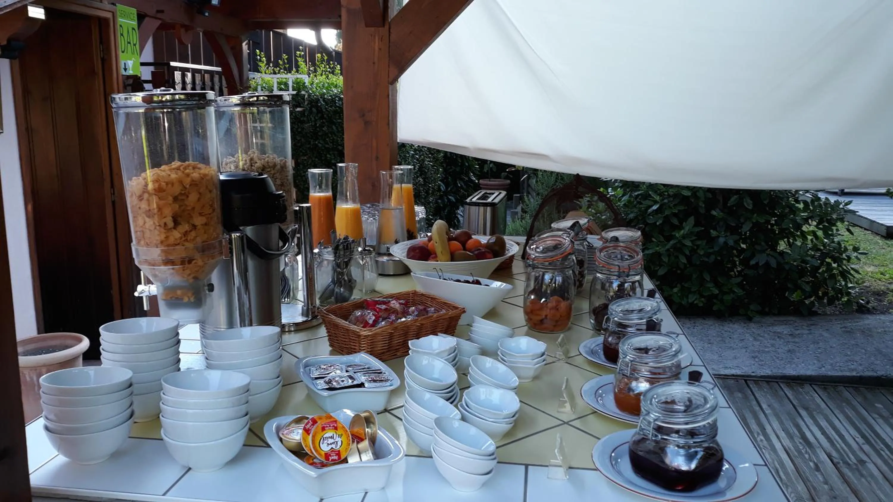 Food in L'Oasis