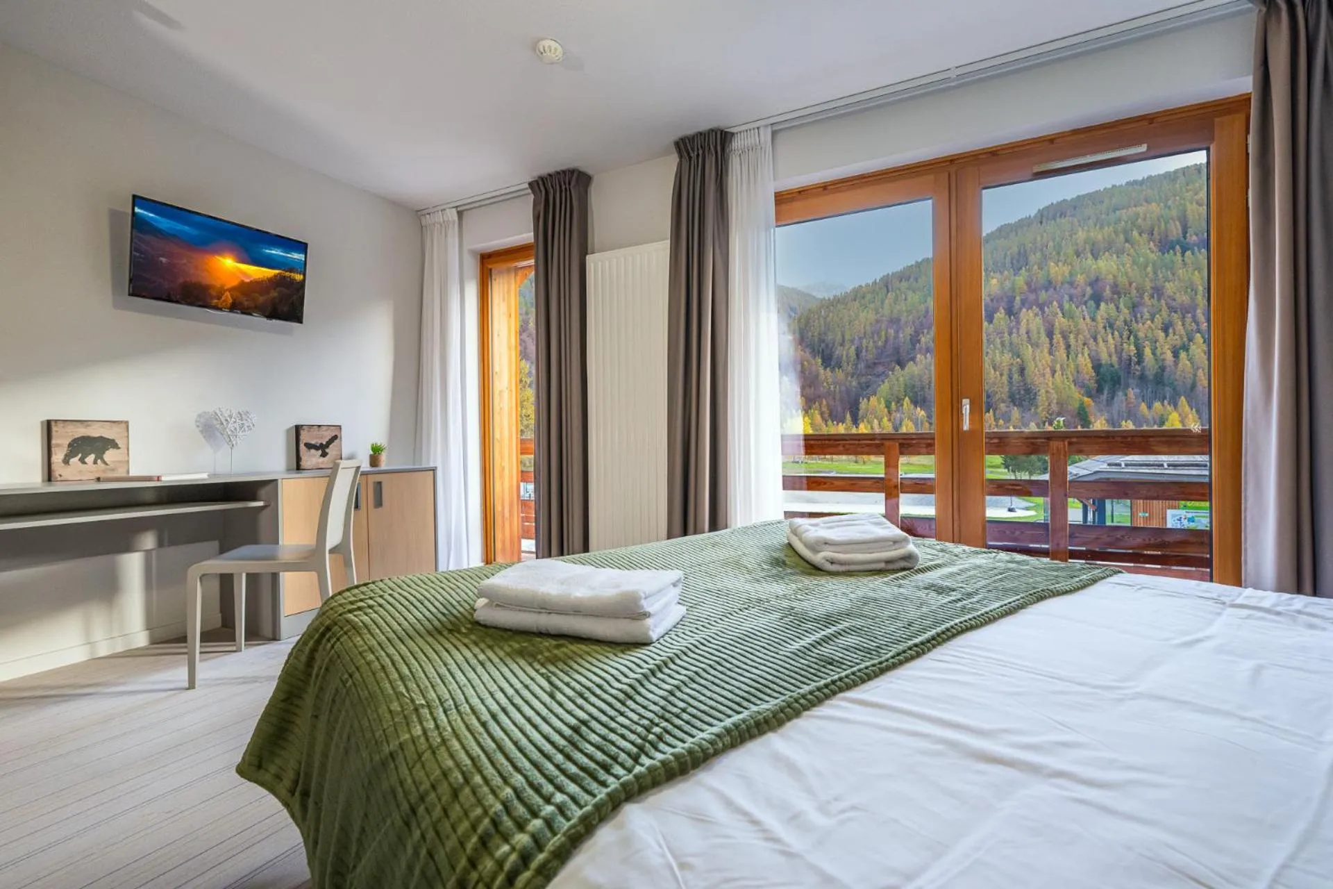 Bedroom, Bed in Auberge de la Gravière