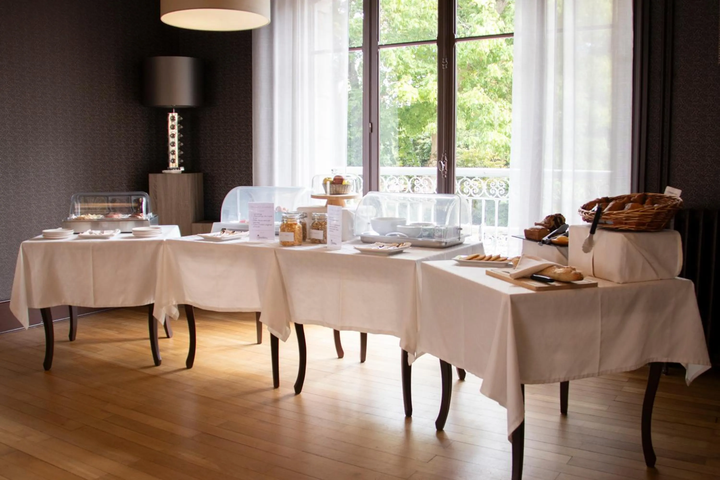 Property building in Le Clos De Bourgogne