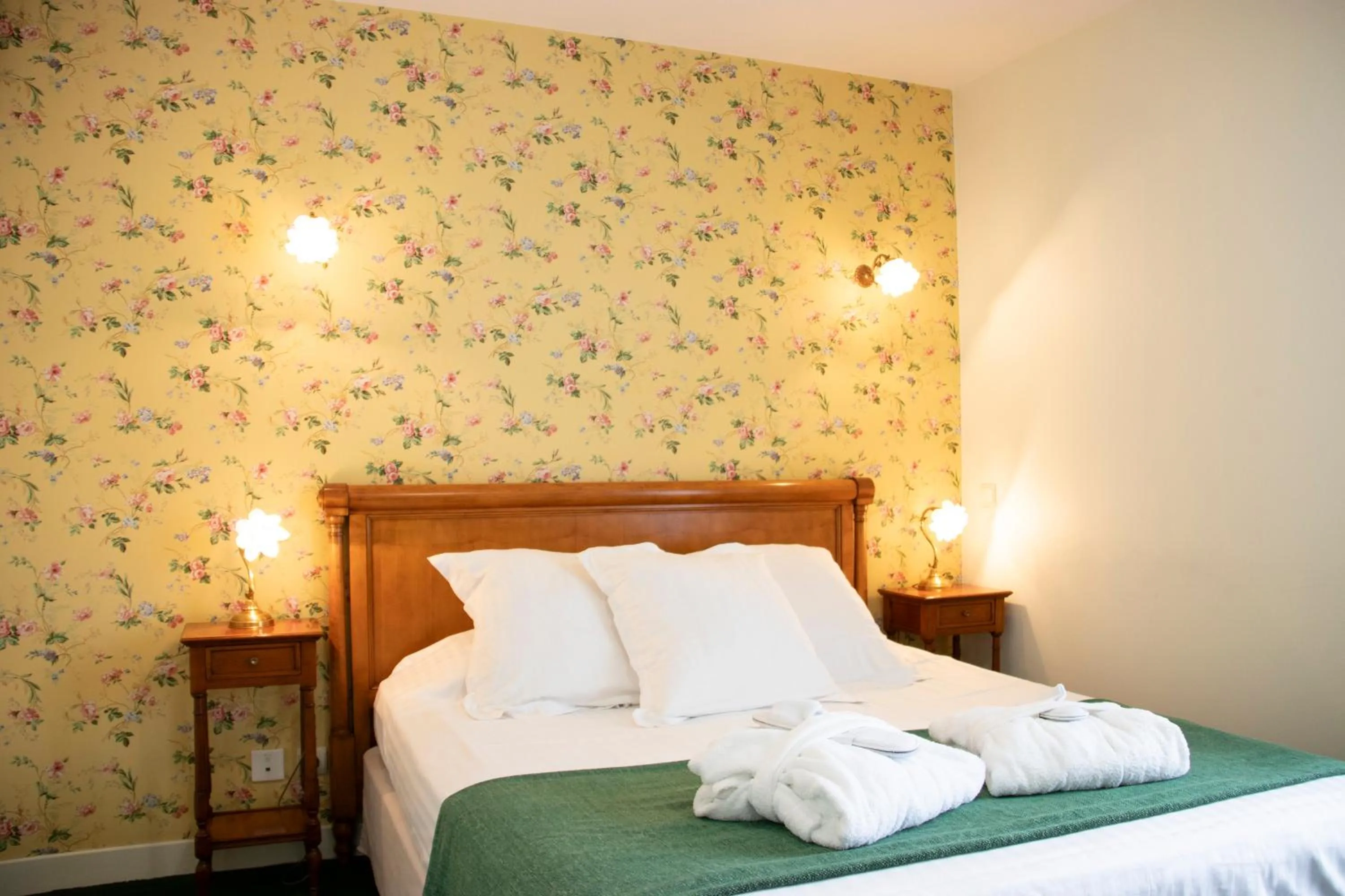 Property building, Bed in Le Clos De Bourgogne