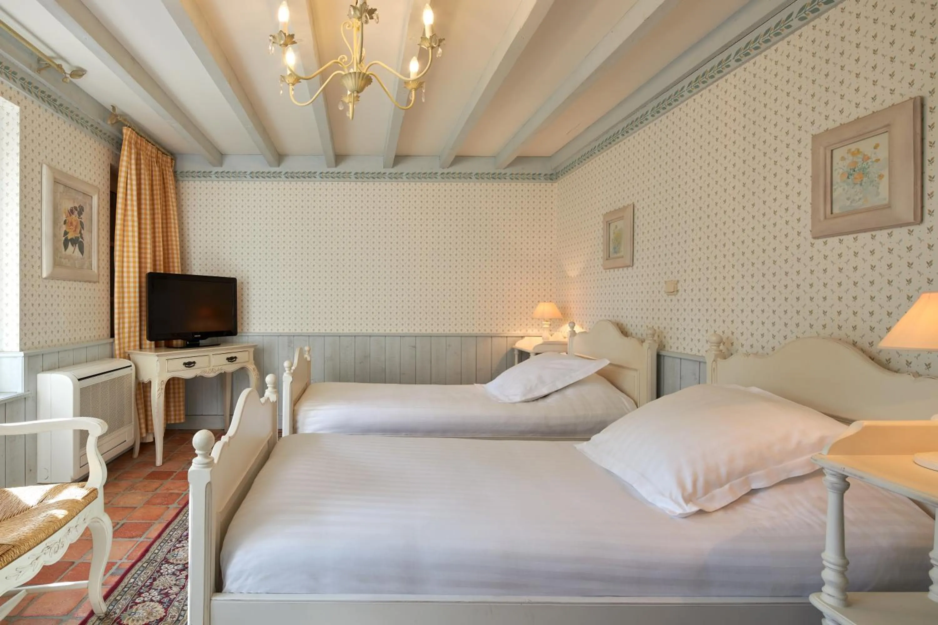 Bed in Le Clos De Bourgogne