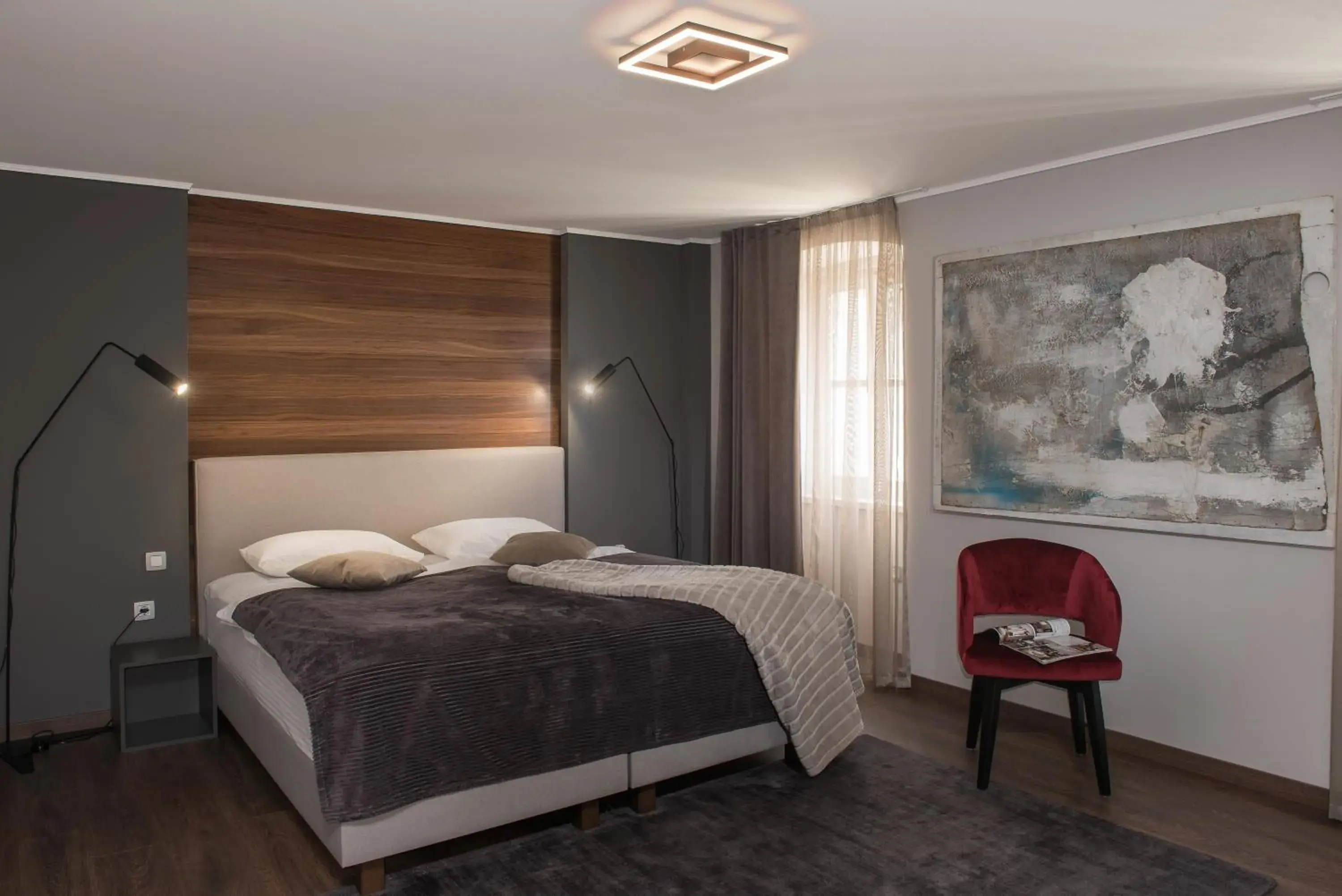 King Size Bedroom in Boutique Rooms Mirabilis King Size Bedroom in Boutique Rooms Mirabilis