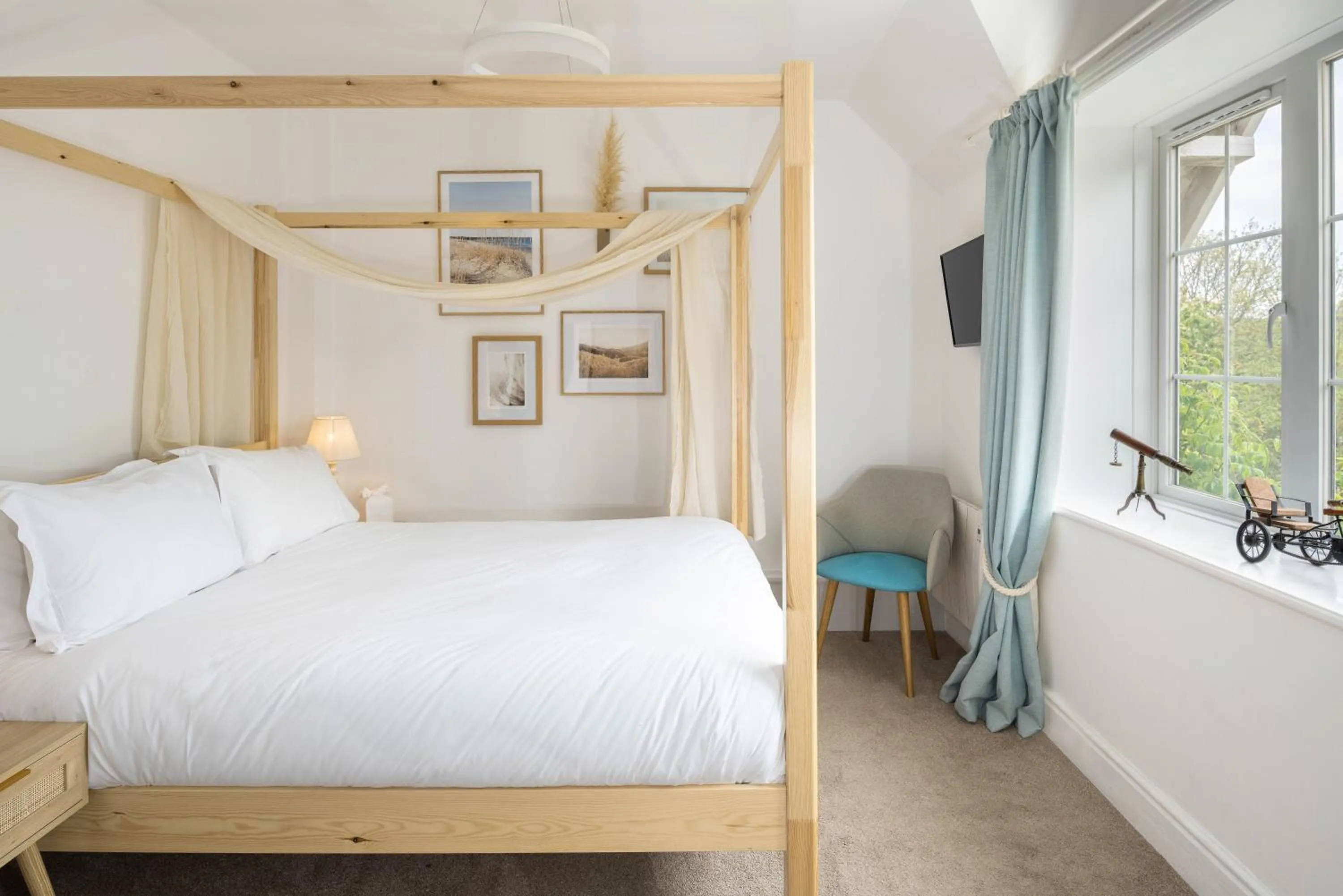 Bed in Limestone Hotel