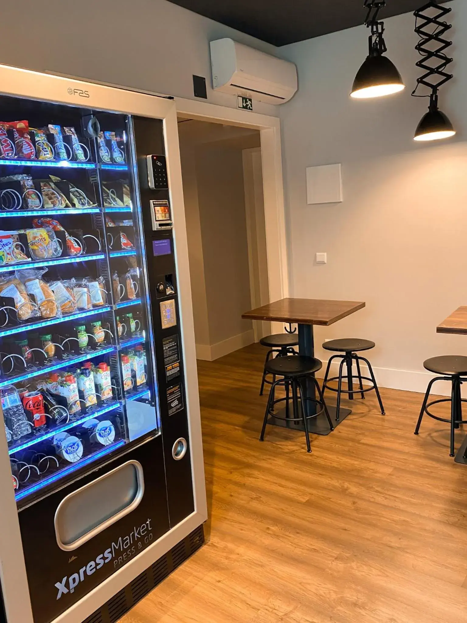 Bunk Bed in Mixed Dormitory Room in Villa Graça -Hostels and Apartments Bunk Bed in Mixed Dormitory Room in Villa Graça -Hostels and Apartments