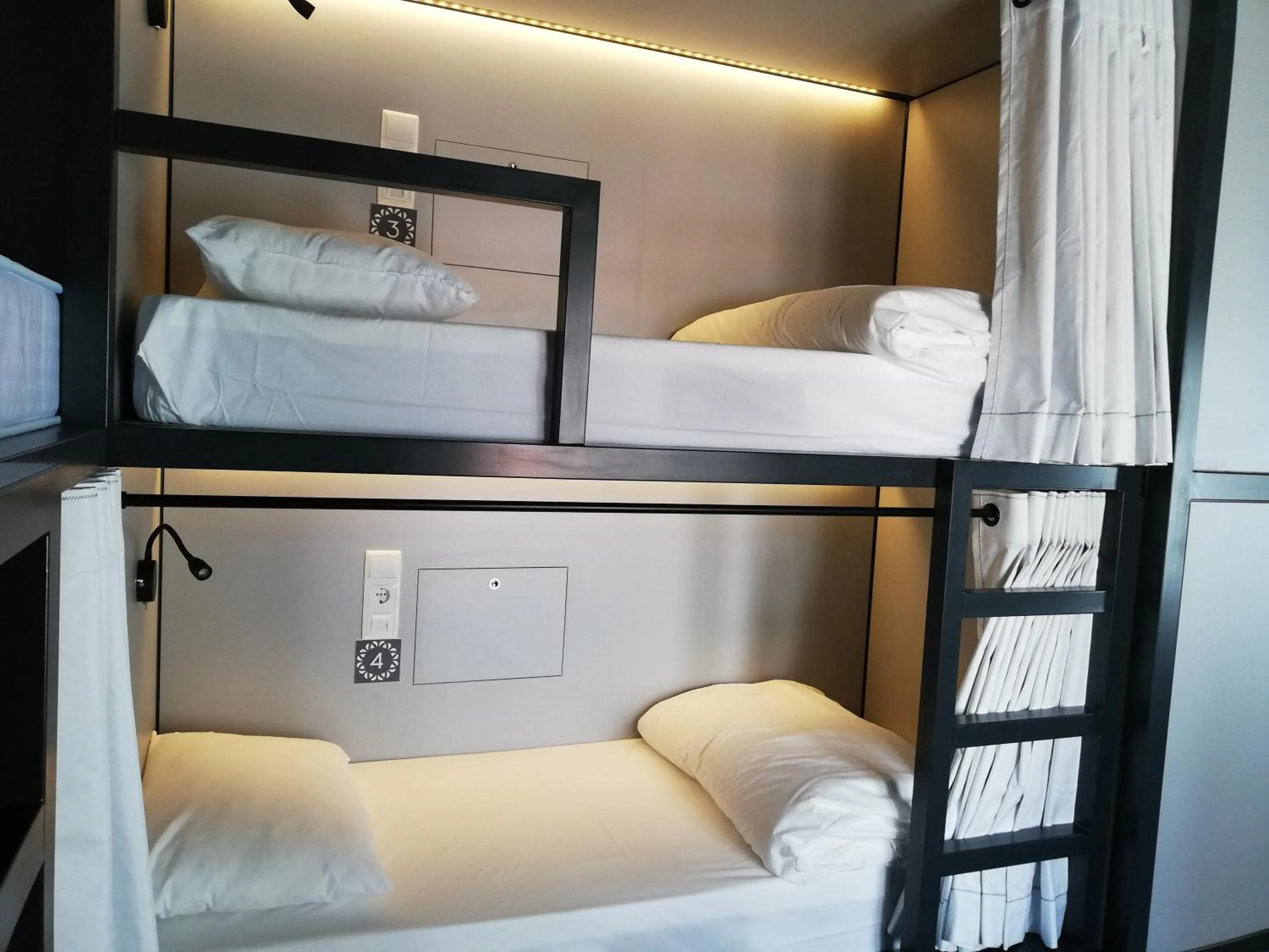 bunk bed, Bed in Villa Graça -Hostels and Apartments