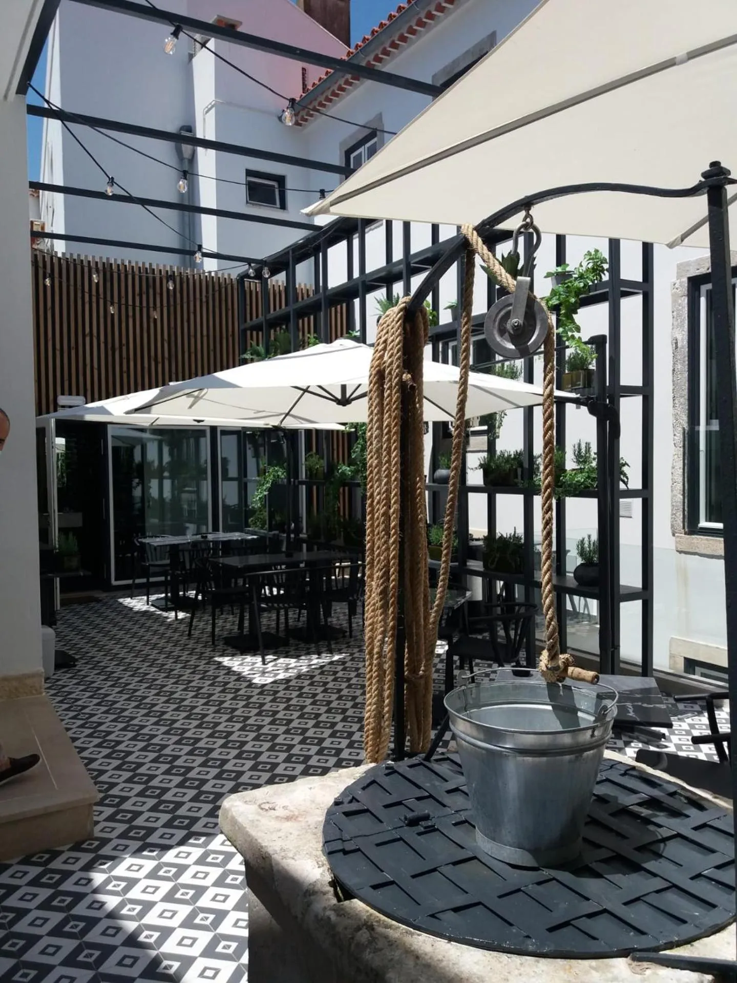 Patio in Villa Graça -Hostels and Apartments