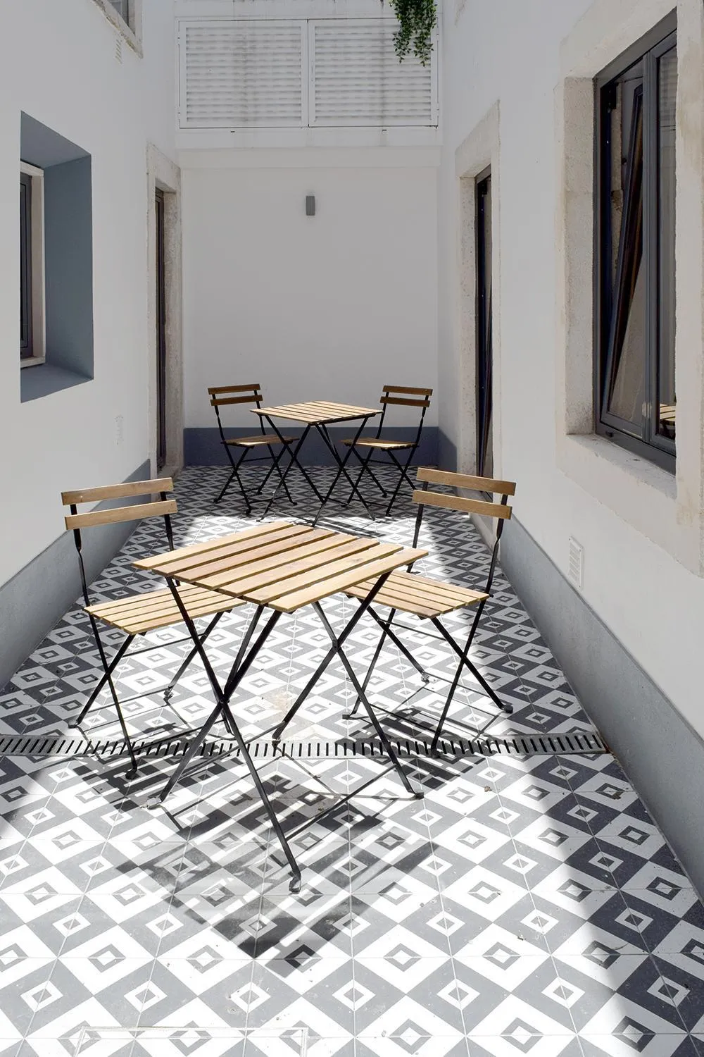 Patio in Villa Graça -Hostels and Apartments