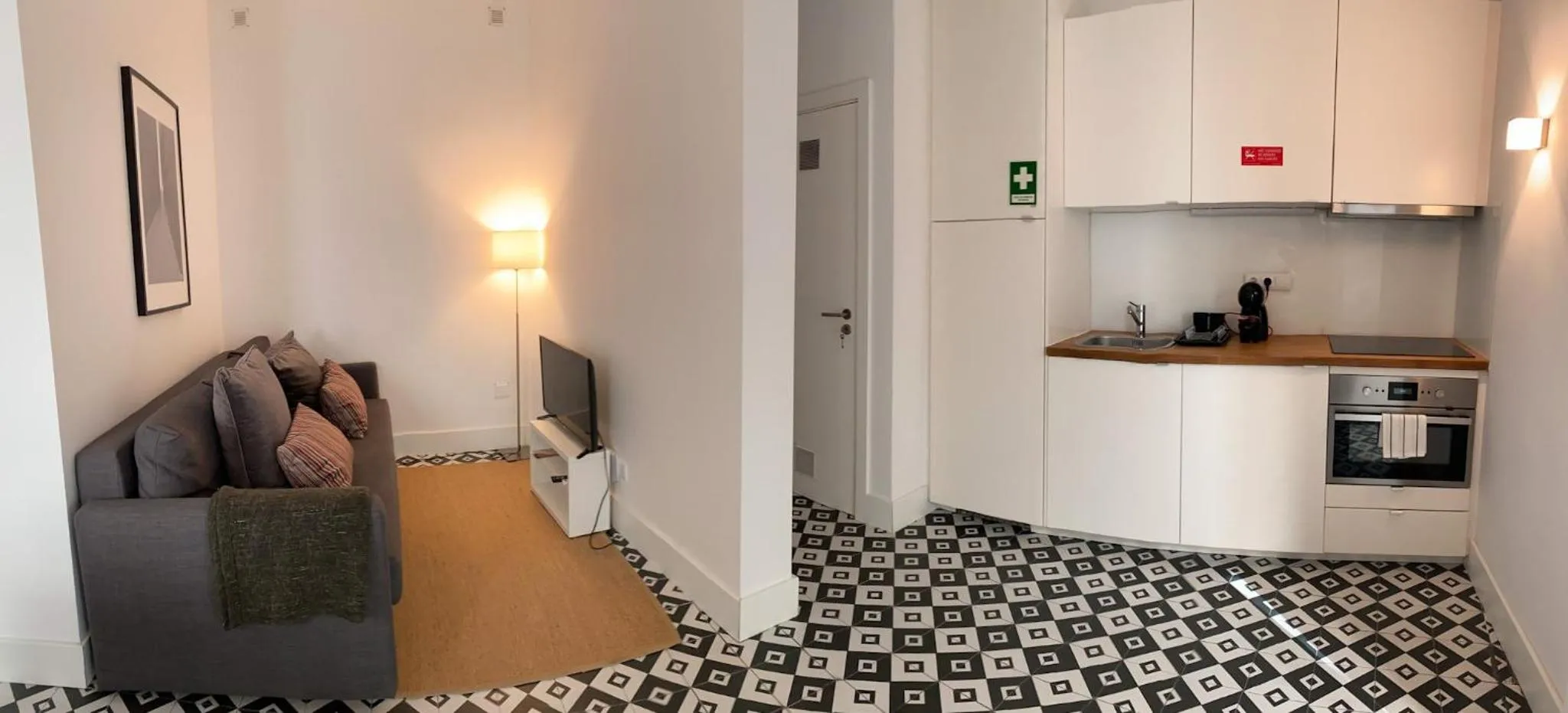 TV and multimedia in Villa Graça -Hostels and Apartments