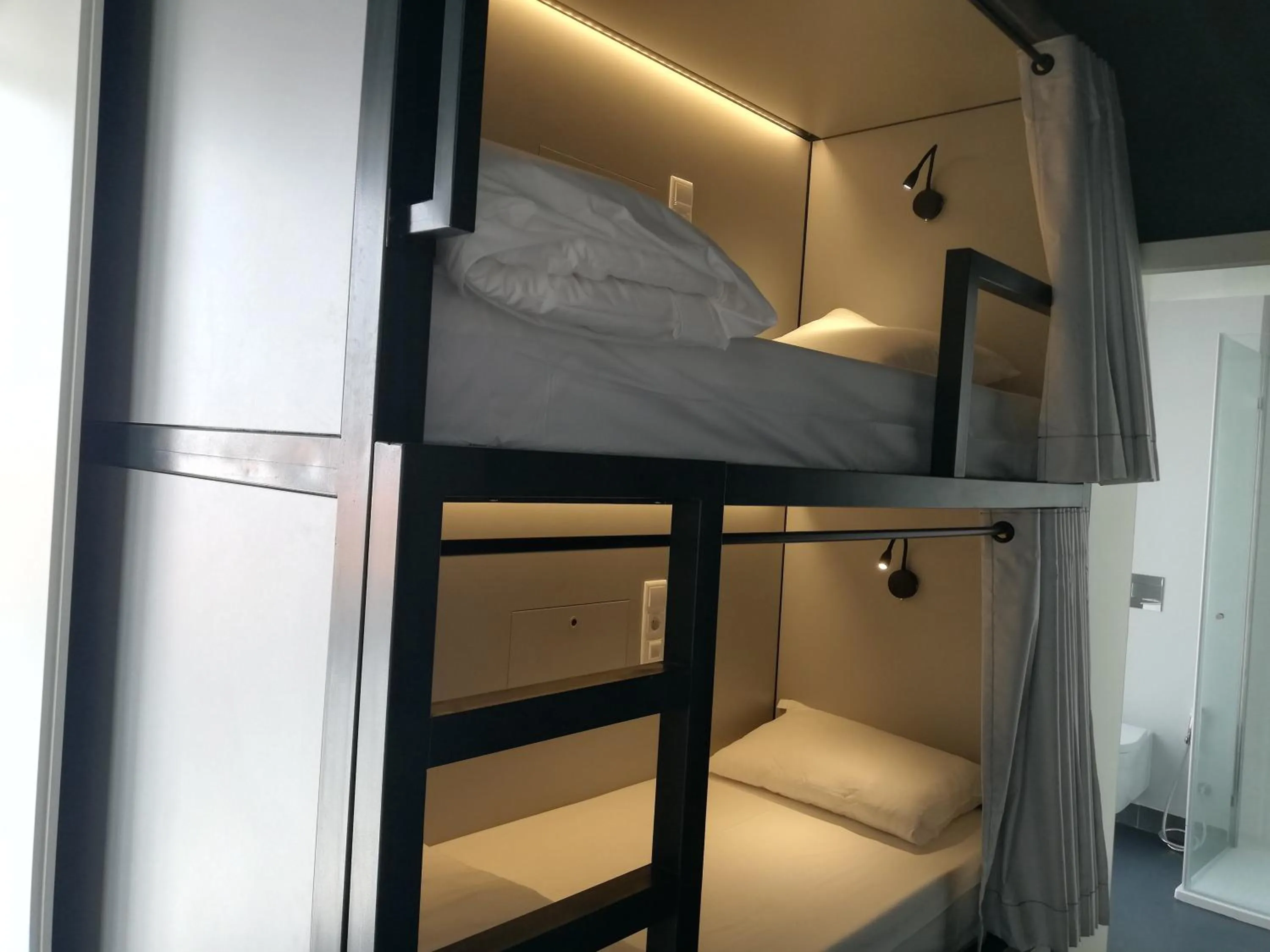 bunk bed, Bed in Villa Graça -Hostels and Apartments