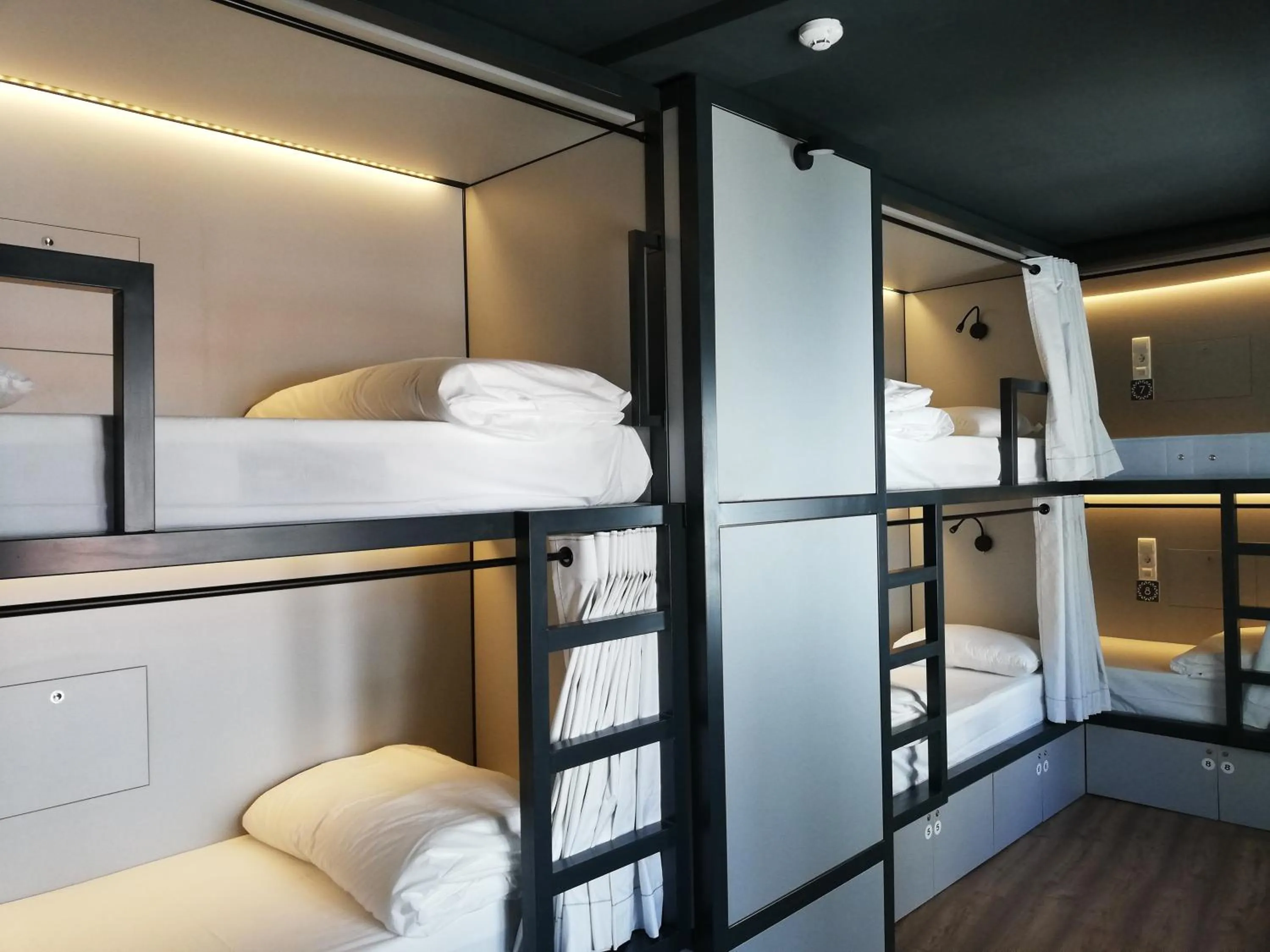 bunk bed, Bed in Villa Graça -Hostels and Apartments