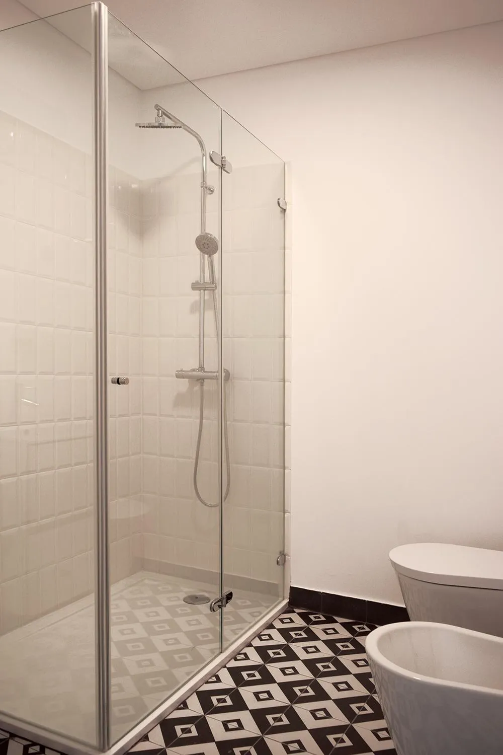 Bathroom in Villa Graça -Hostels and Apartments