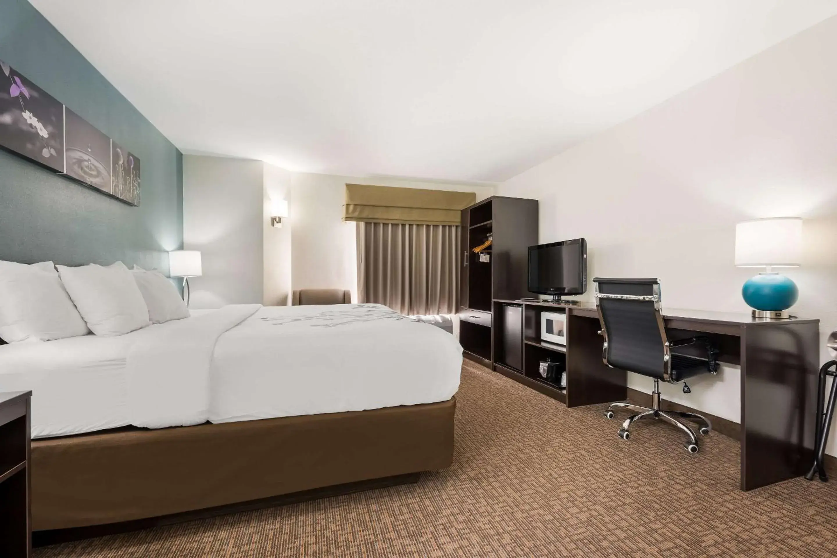 Bedroom, Bed in Sleep Inn & Suites Cullman I-65 exit 310 Bedroom, Bed in Sleep Inn & Suites Cullman I-65 exit 310