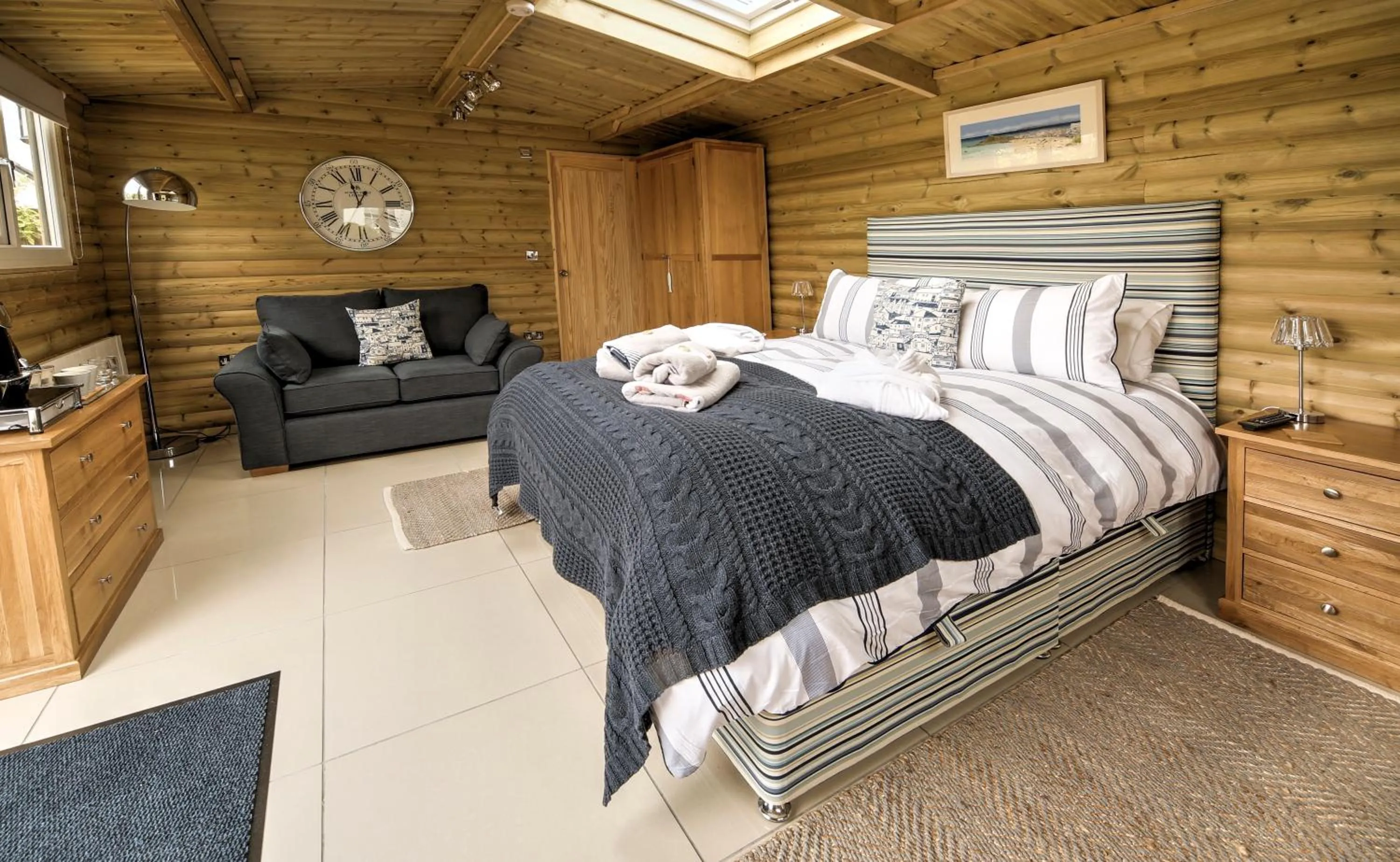 Photo of the whole room, Bed in Downsfield Bed and Breakfast