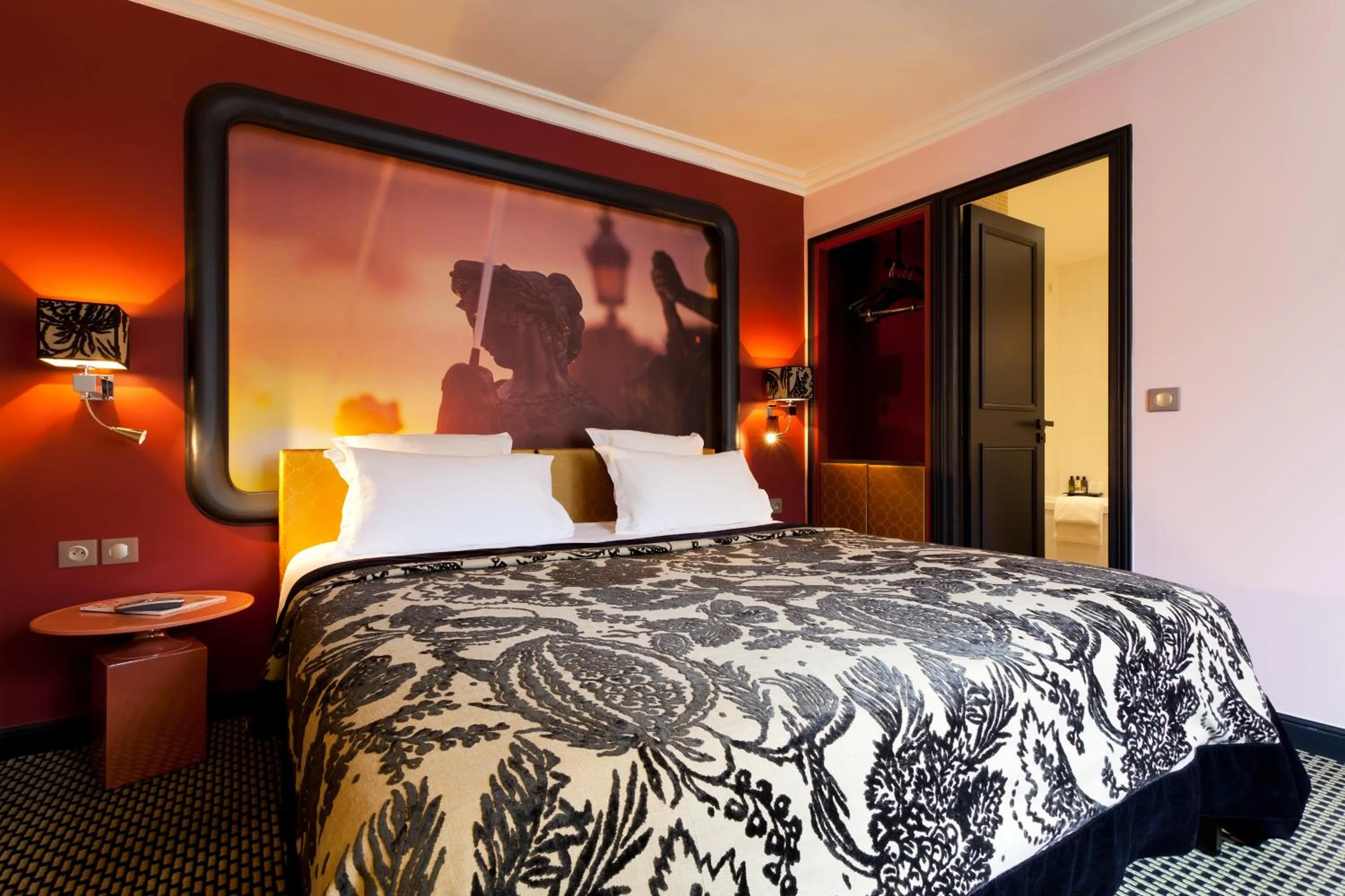 Bedroom, Bed in Hotel Fontaines du Luxembourg