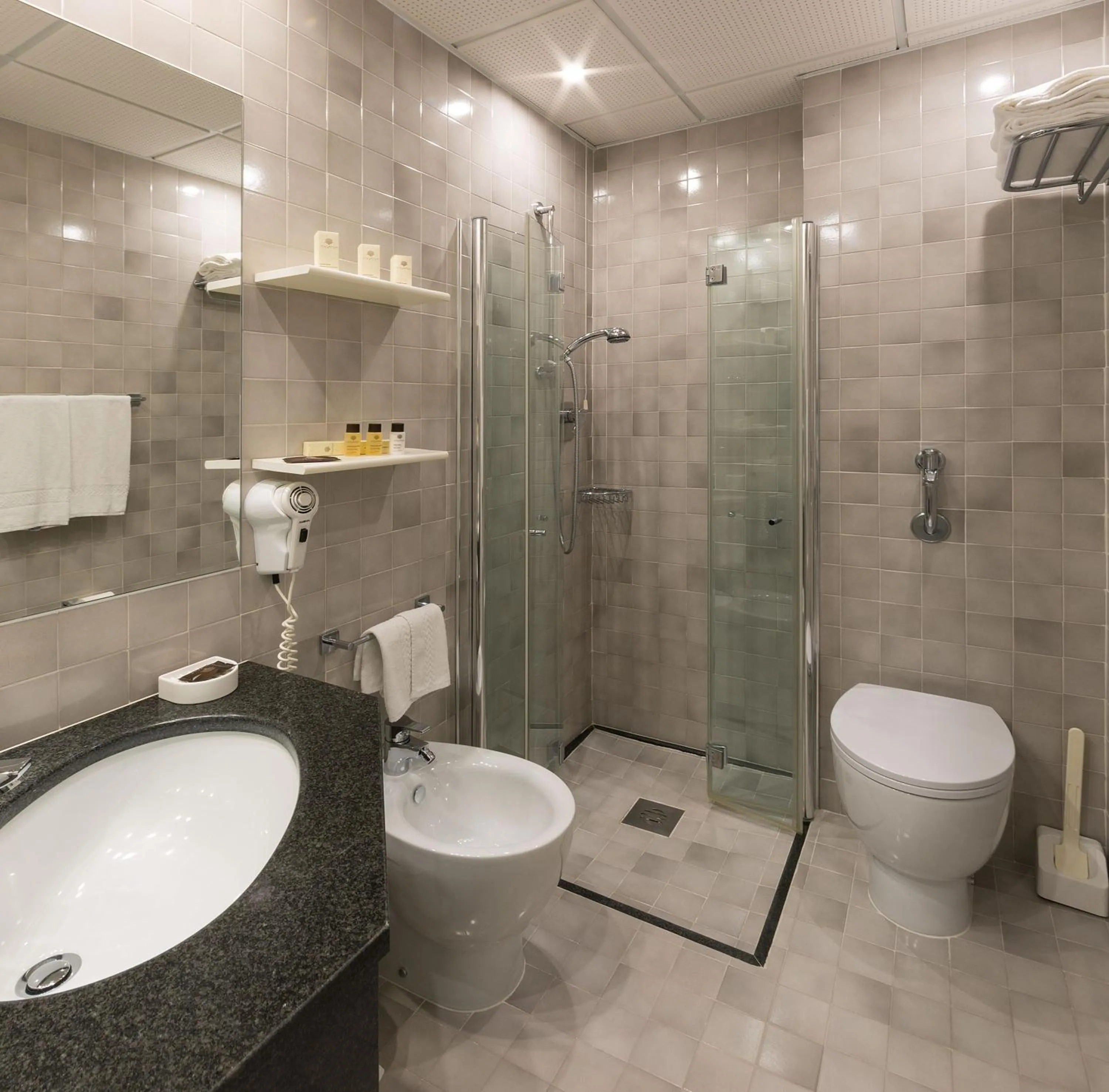 Shower in Hotel Bauer & Sporting