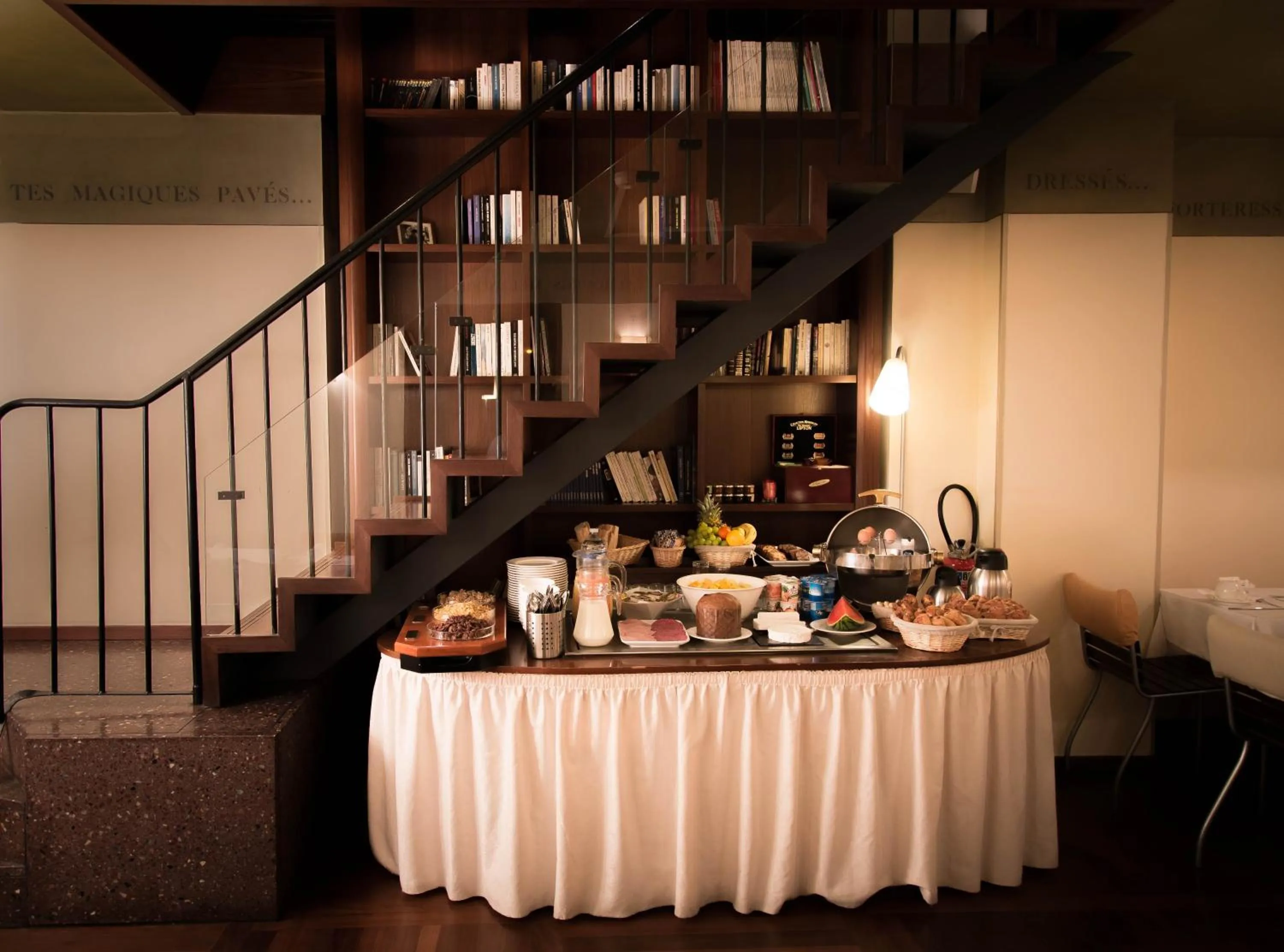 Breakfast in Hôtel Quartier Latin