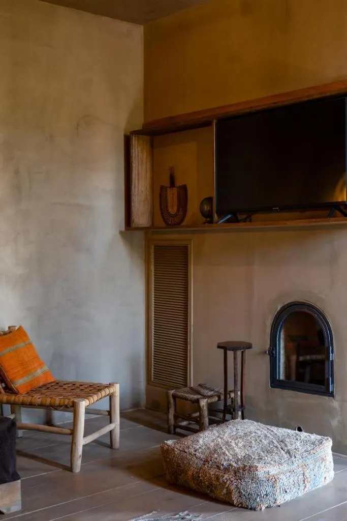 flat iron in Life Gallery Hotel & Spa