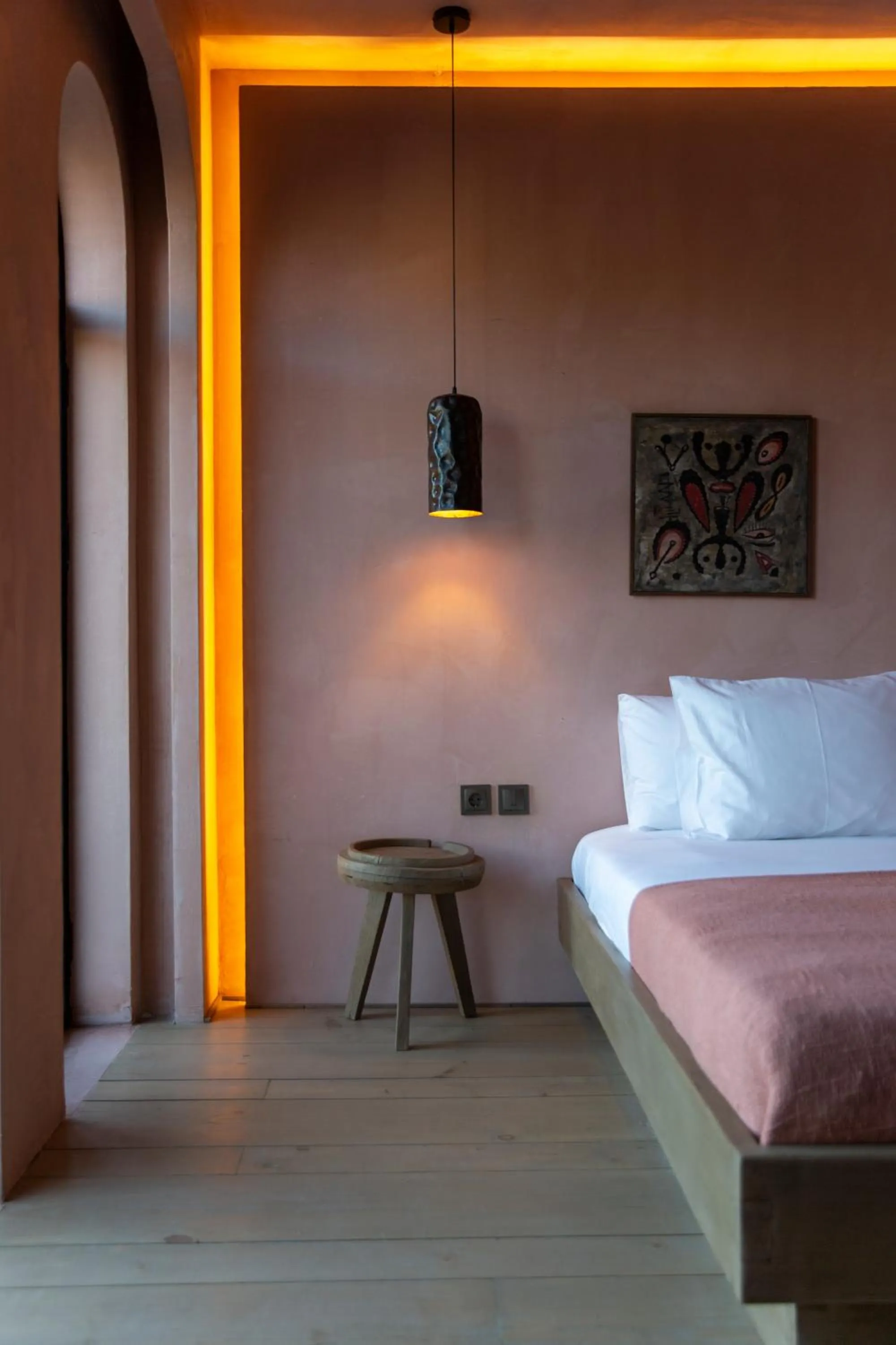 Bed in Life Gallery Hotel & Spa