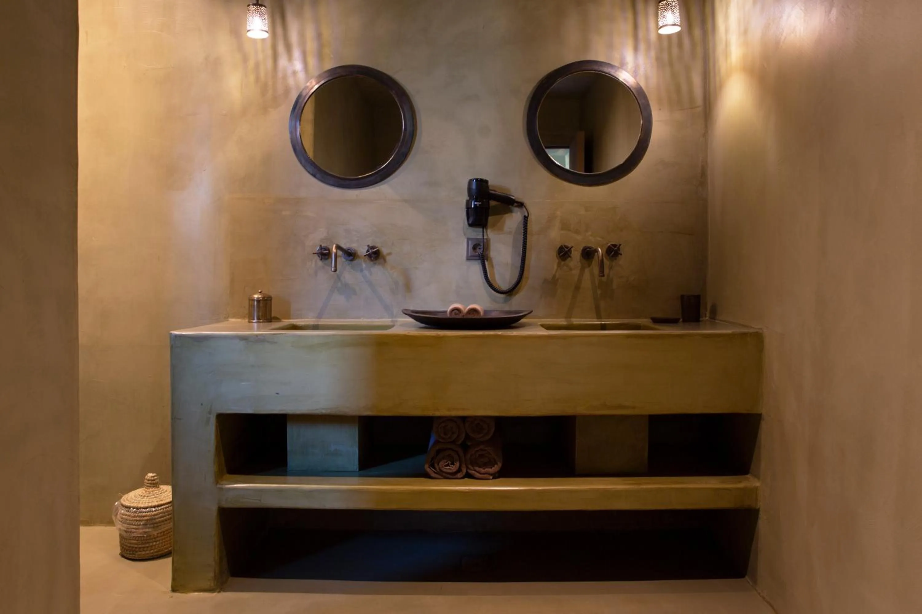 Toilet in Life Gallery Hotel & Spa