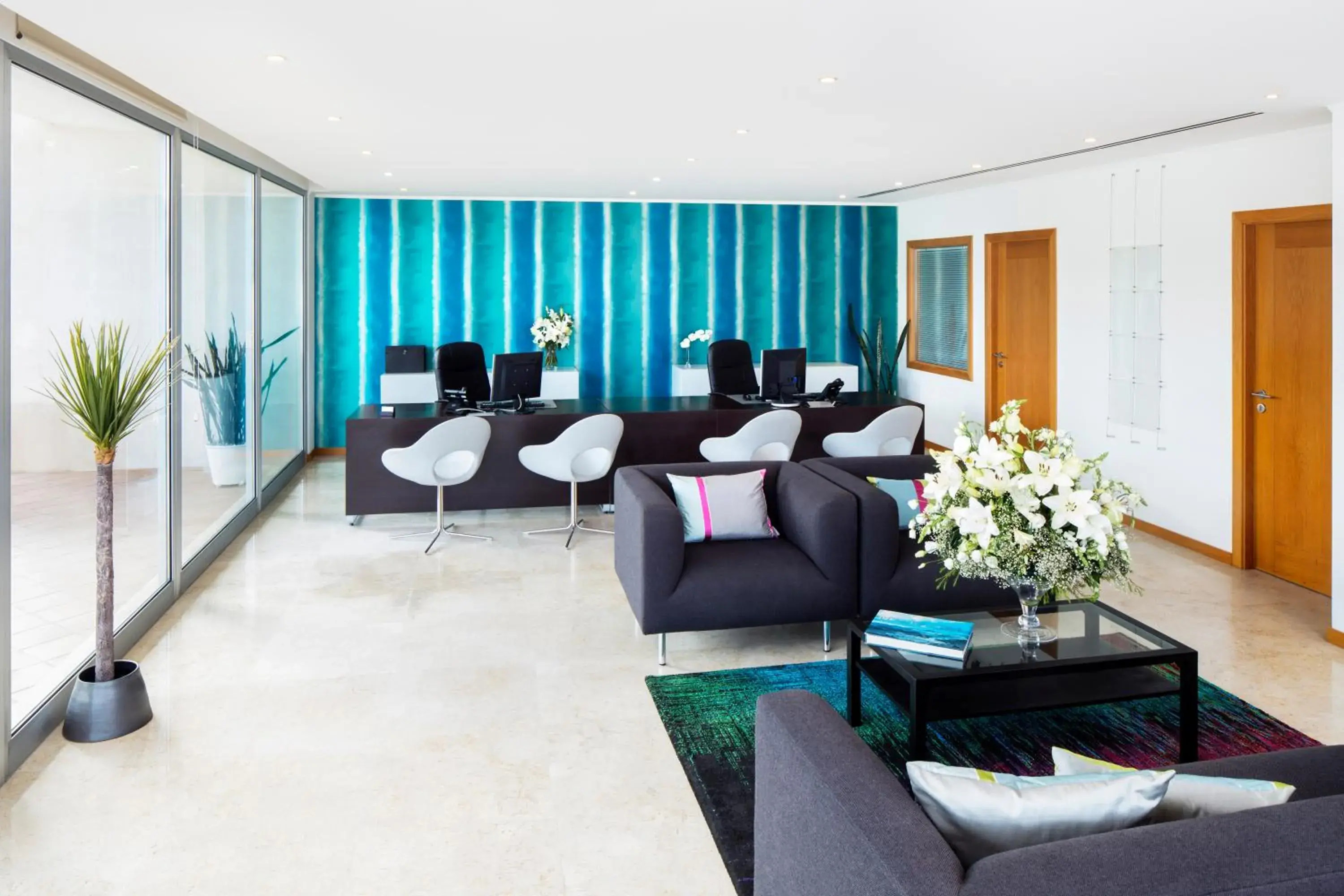 Lobby or reception in The Beachfront - Praia D'El Rey Golf & Beach Resort Lobby or reception in The Beachfront - Praia D'El Rey Golf & Beach Resort