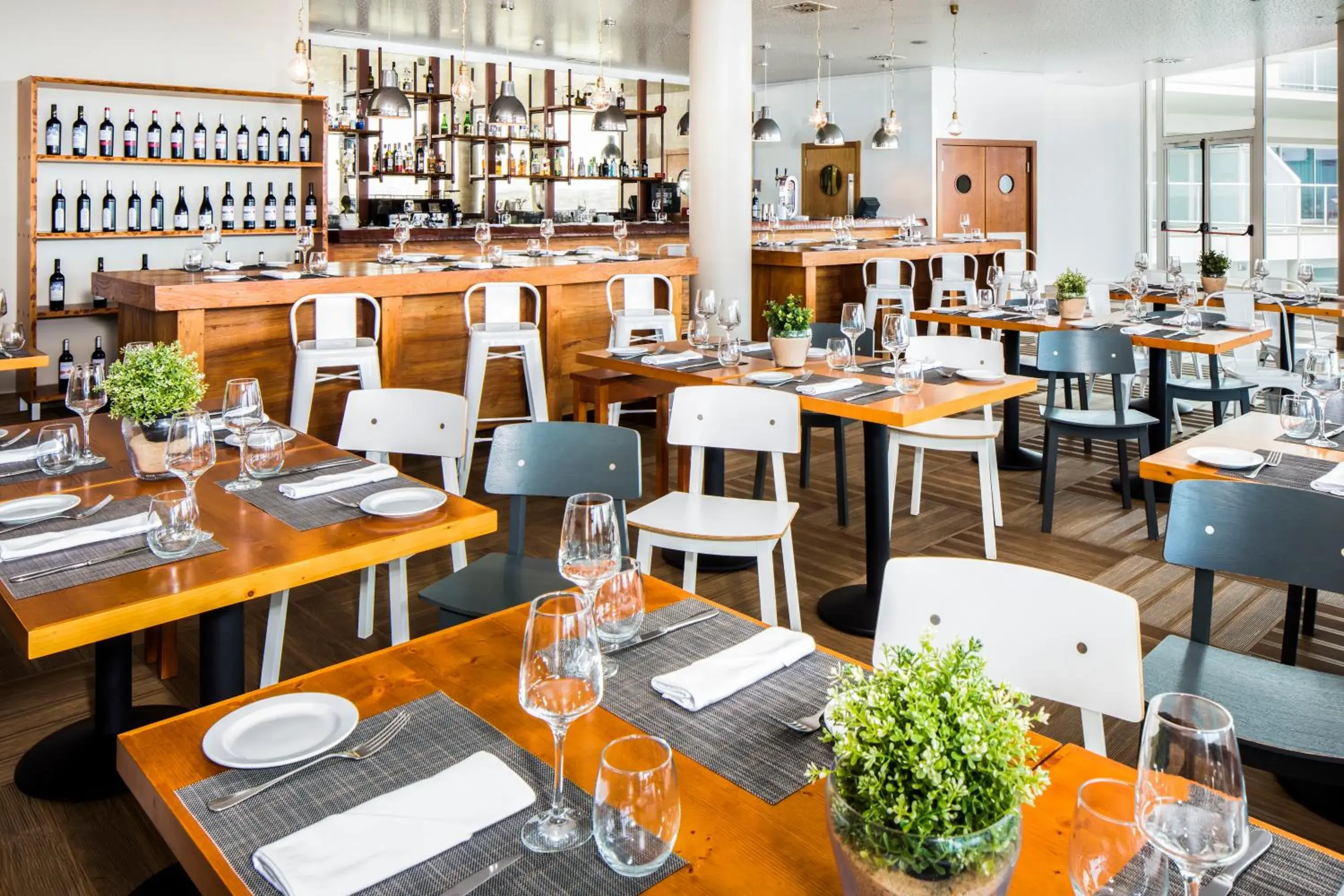 Restaurant/places to eat in The Beachfront - Praia D'El Rey Golf & Beach Resort Restaurant/places to eat in The Beachfront - Praia D'El Rey Golf & Beach Resort