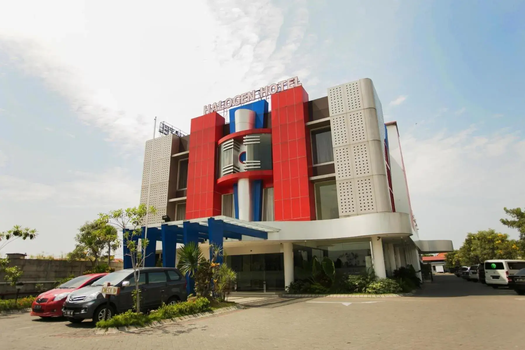 Property building in Halogen Hotel Airport Surabaya Property building in Halogen Hotel Airport Surabaya
