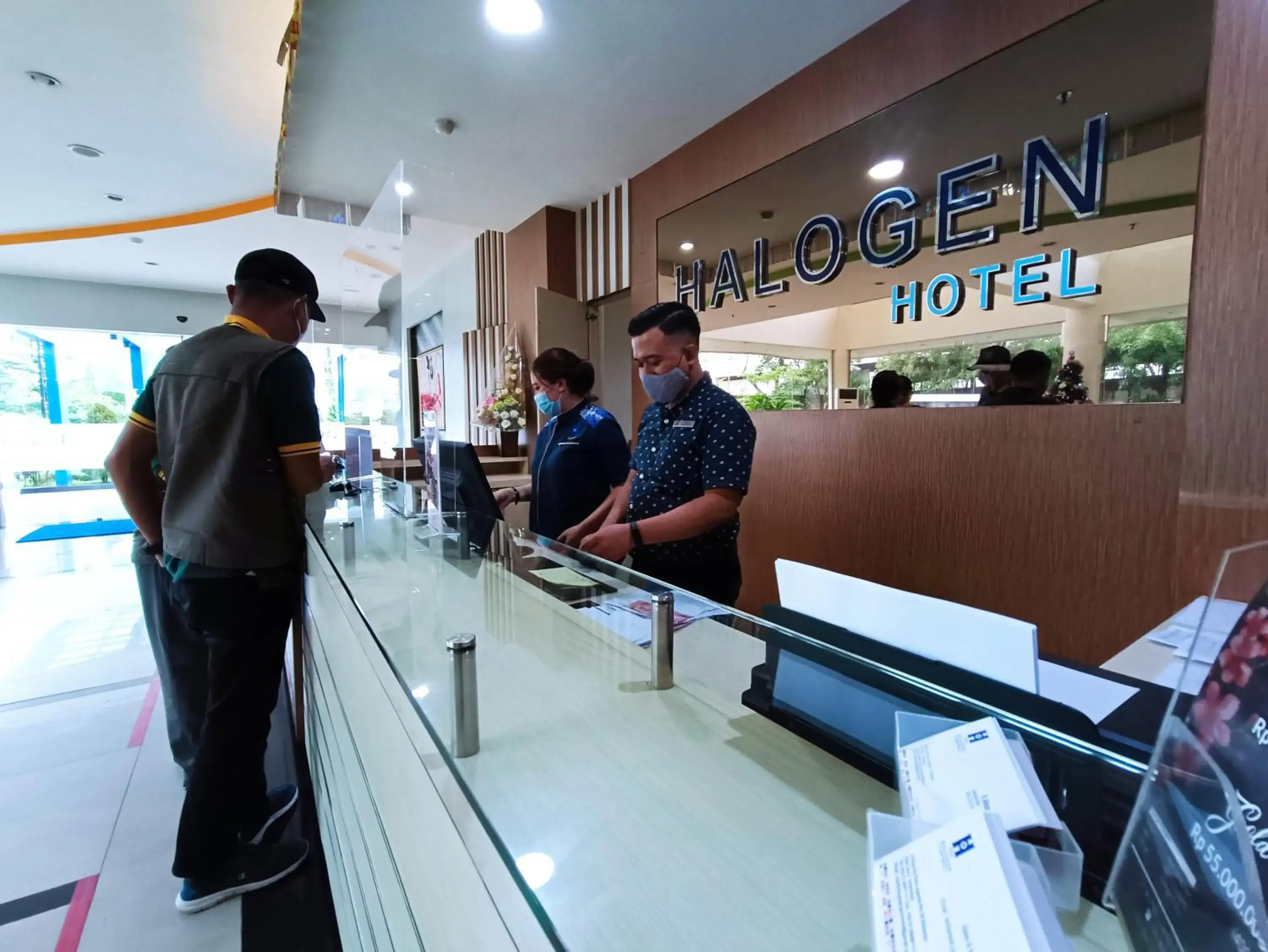 Lobby or reception in Halogen Hotel Airport Surabaya Lobby or reception in Halogen Hotel Airport Surabaya