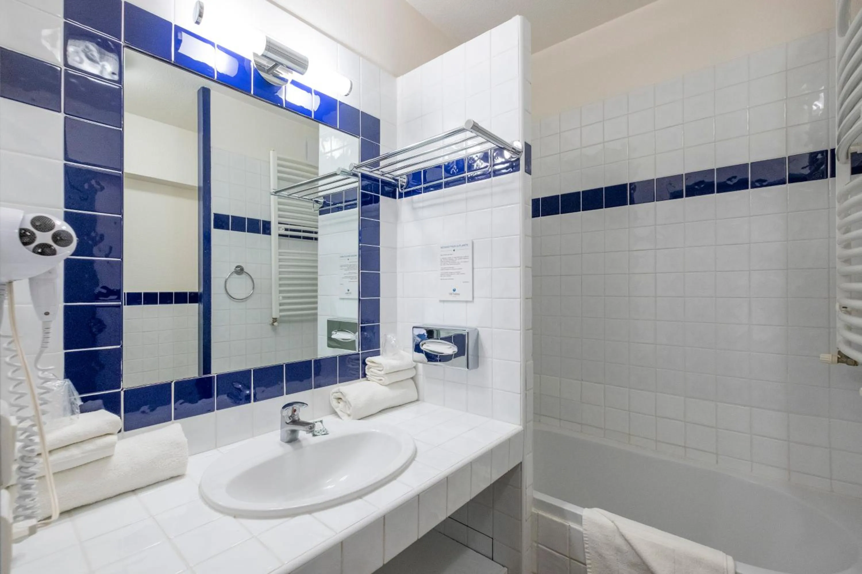 Bathroom in Thalacap Île de Ré - Thalasso & Spa