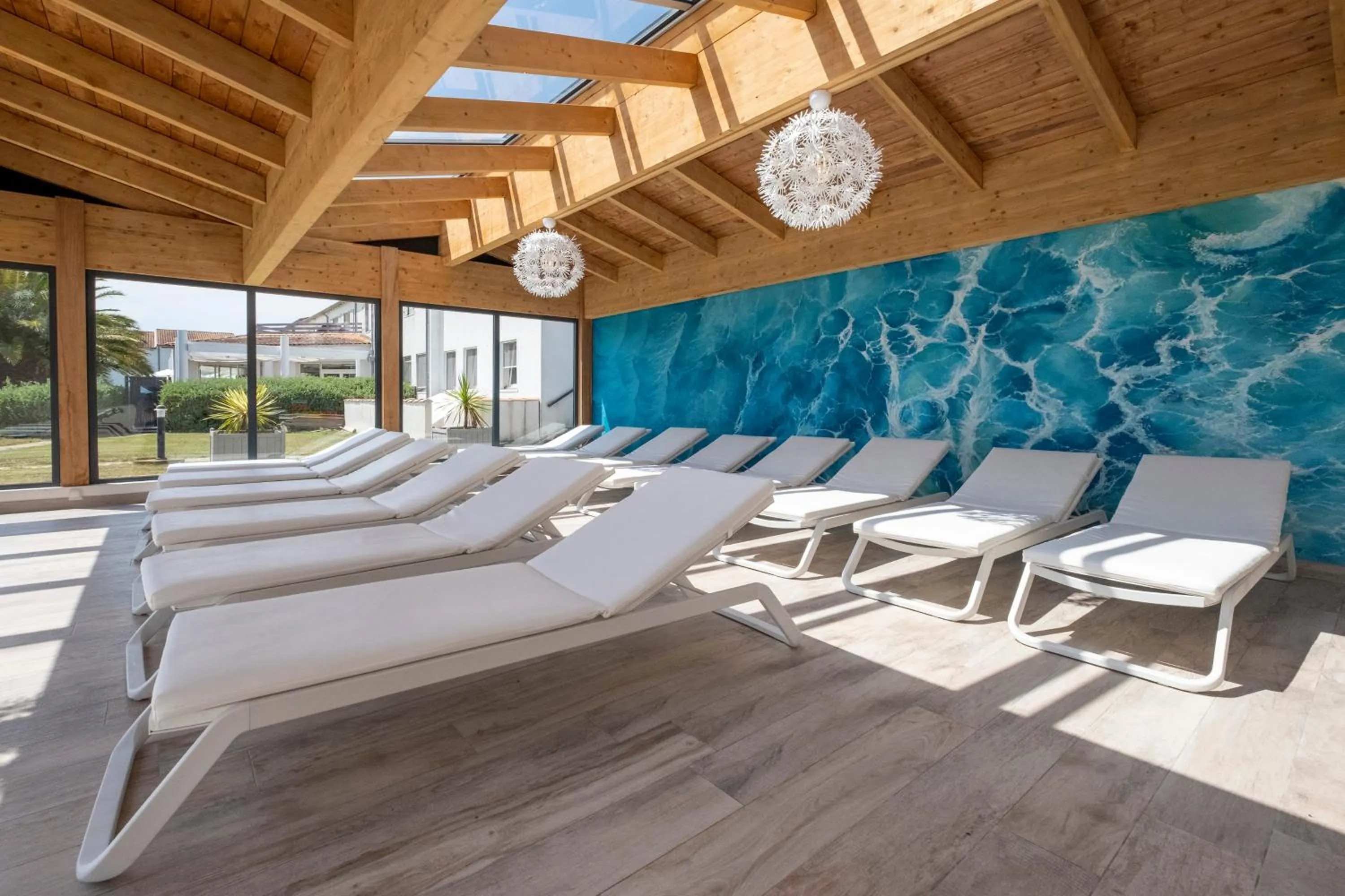 Solarium in Thalacap Île de Ré - Thalasso & Spa