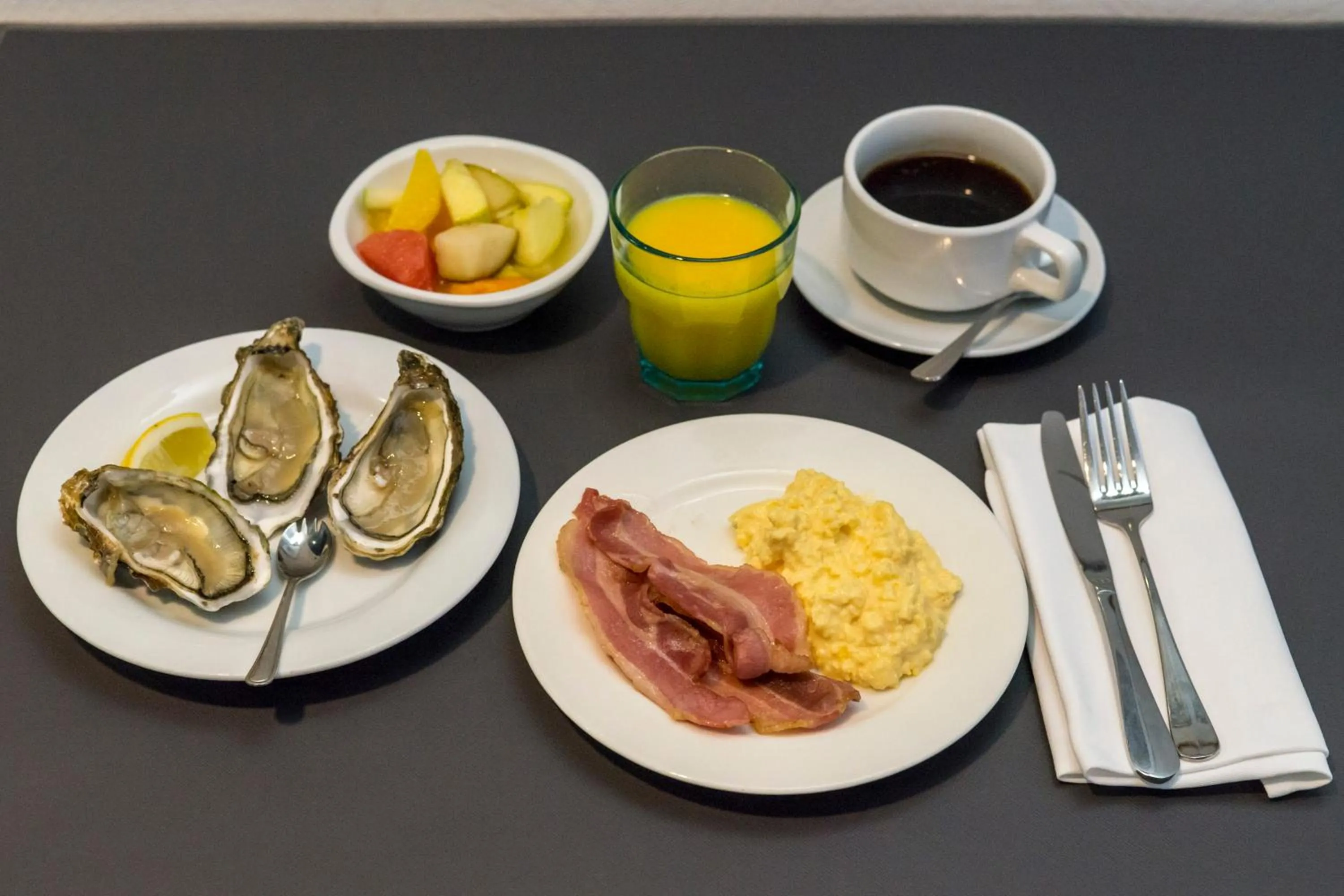 Buffet breakfast in Thalacap Île de Ré - Thalasso & Spa