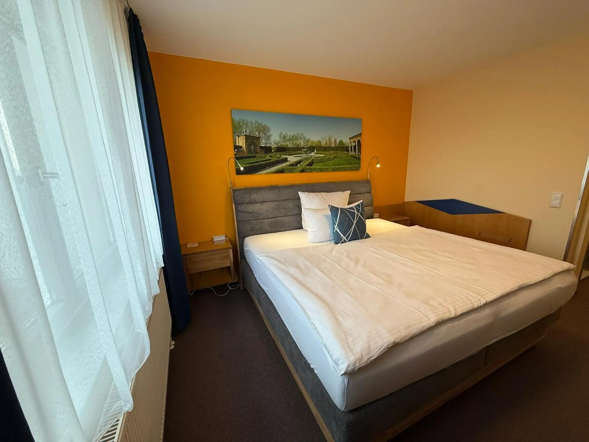 Photo of the whole room, Bed in Parkhotel Marzahn