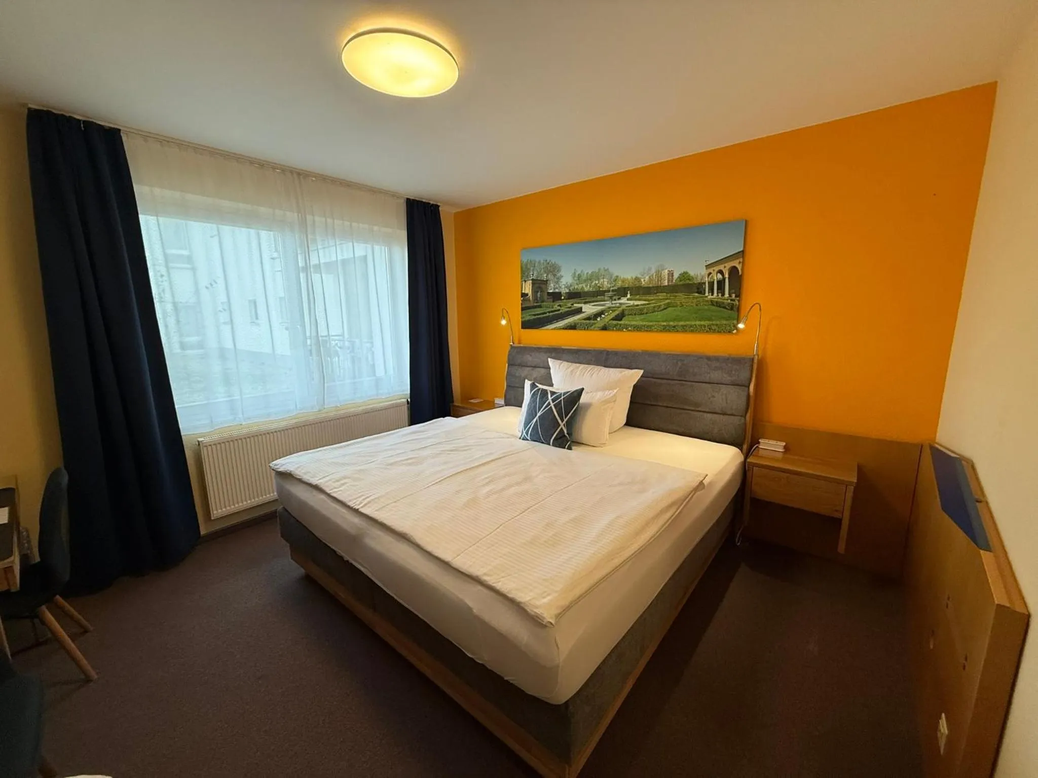Photo of the whole room, Bed in Parkhotel Marzahn