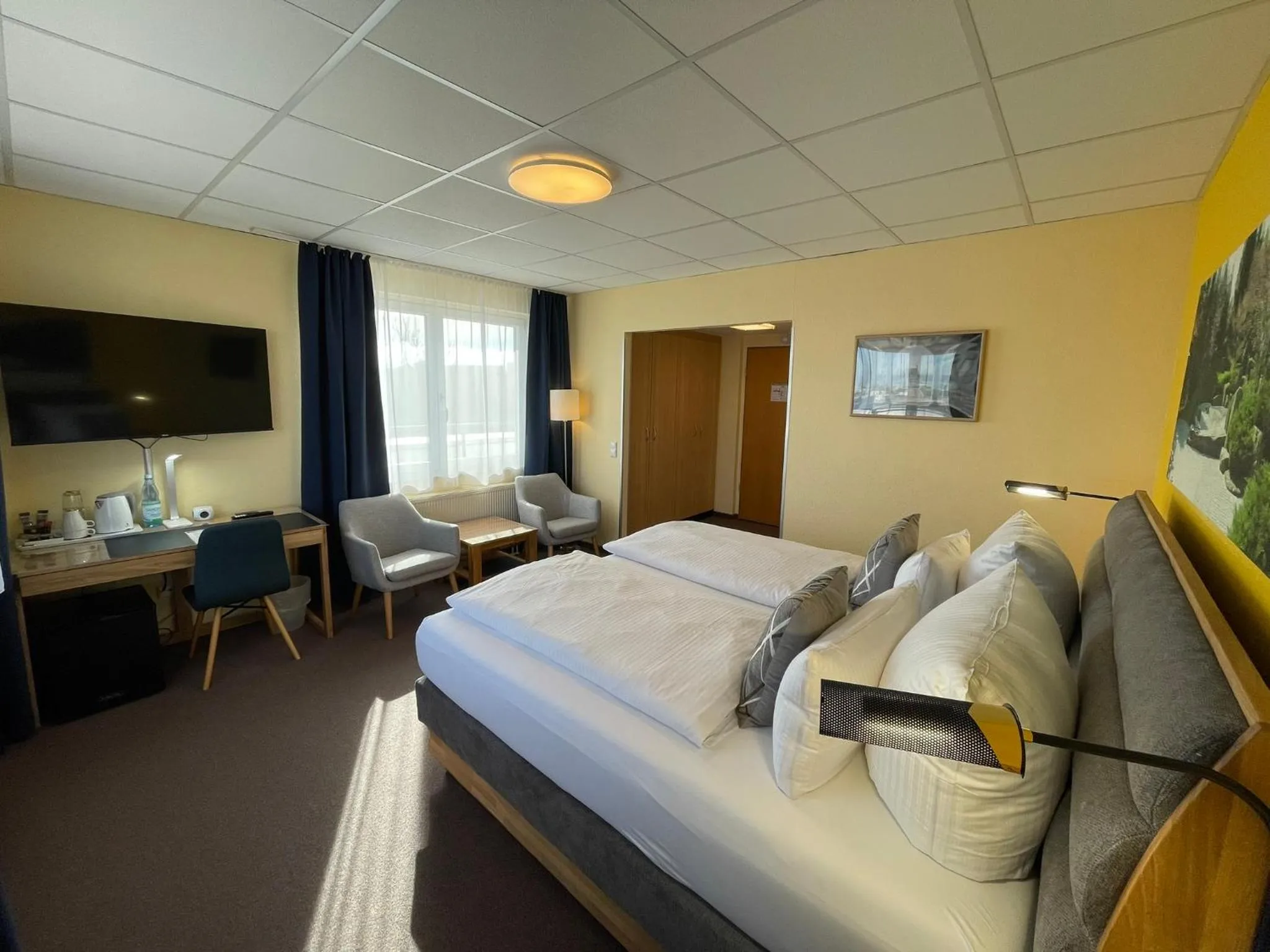 Photo of the whole room, Bed in Parkhotel Marzahn