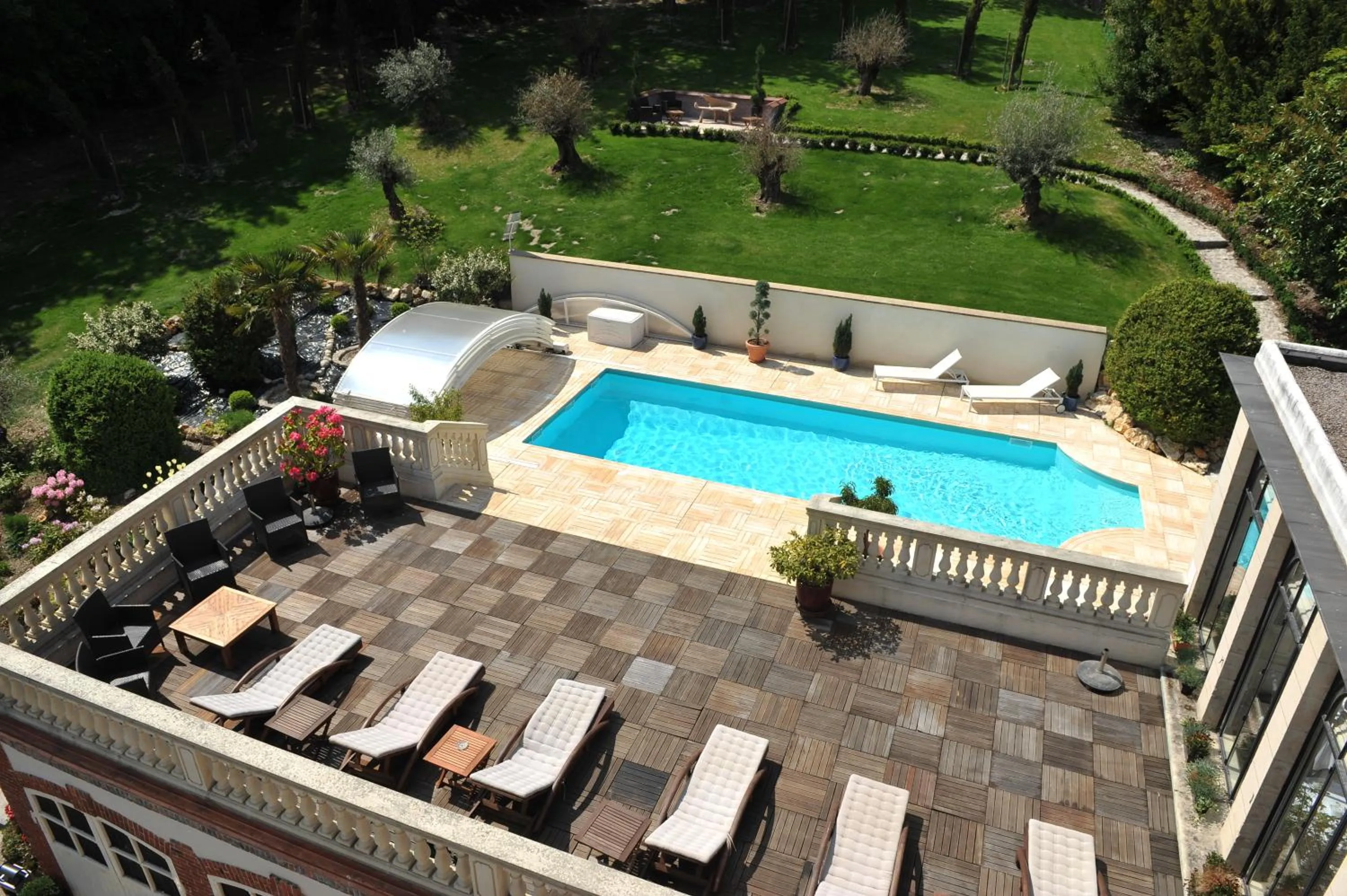 Garden in Hôtel La Villa Eugene