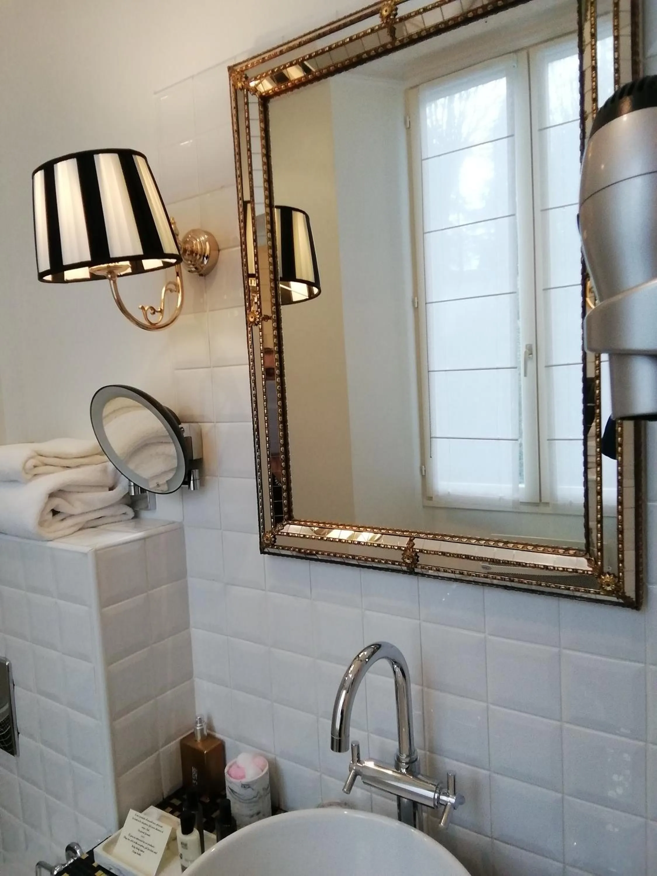 Bathroom in Hôtel La Villa Eugene