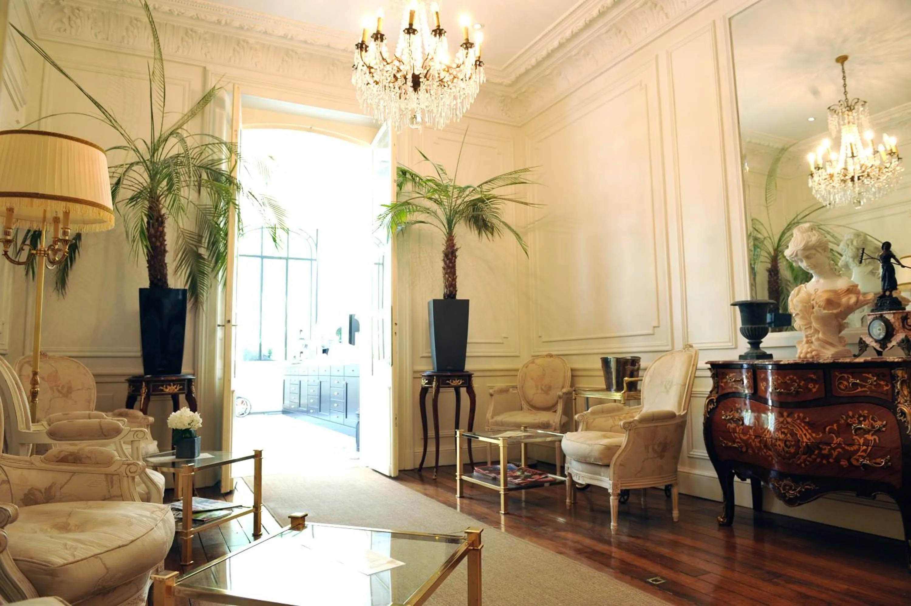 Lobby or reception in Hôtel La Villa Eugene