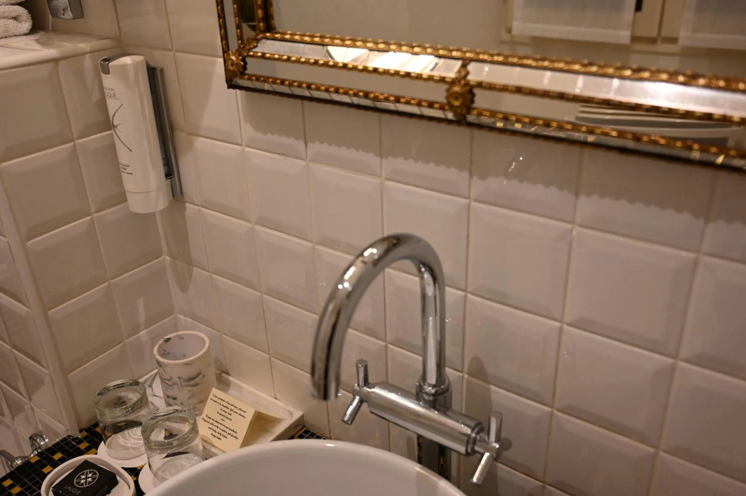 Bathroom in Hôtel La Villa Eugene