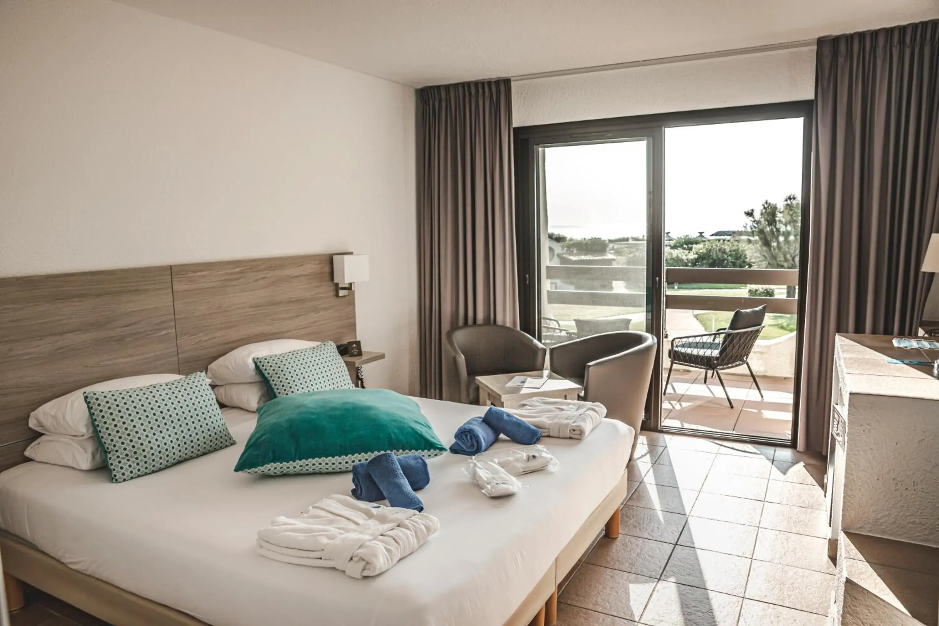 Sea Side Superior Double Room with Balcony (free spa access) in Thalacap Camargue Sea Side Superior Double Room with Balcony (free spa access) in Thalacap Camargue