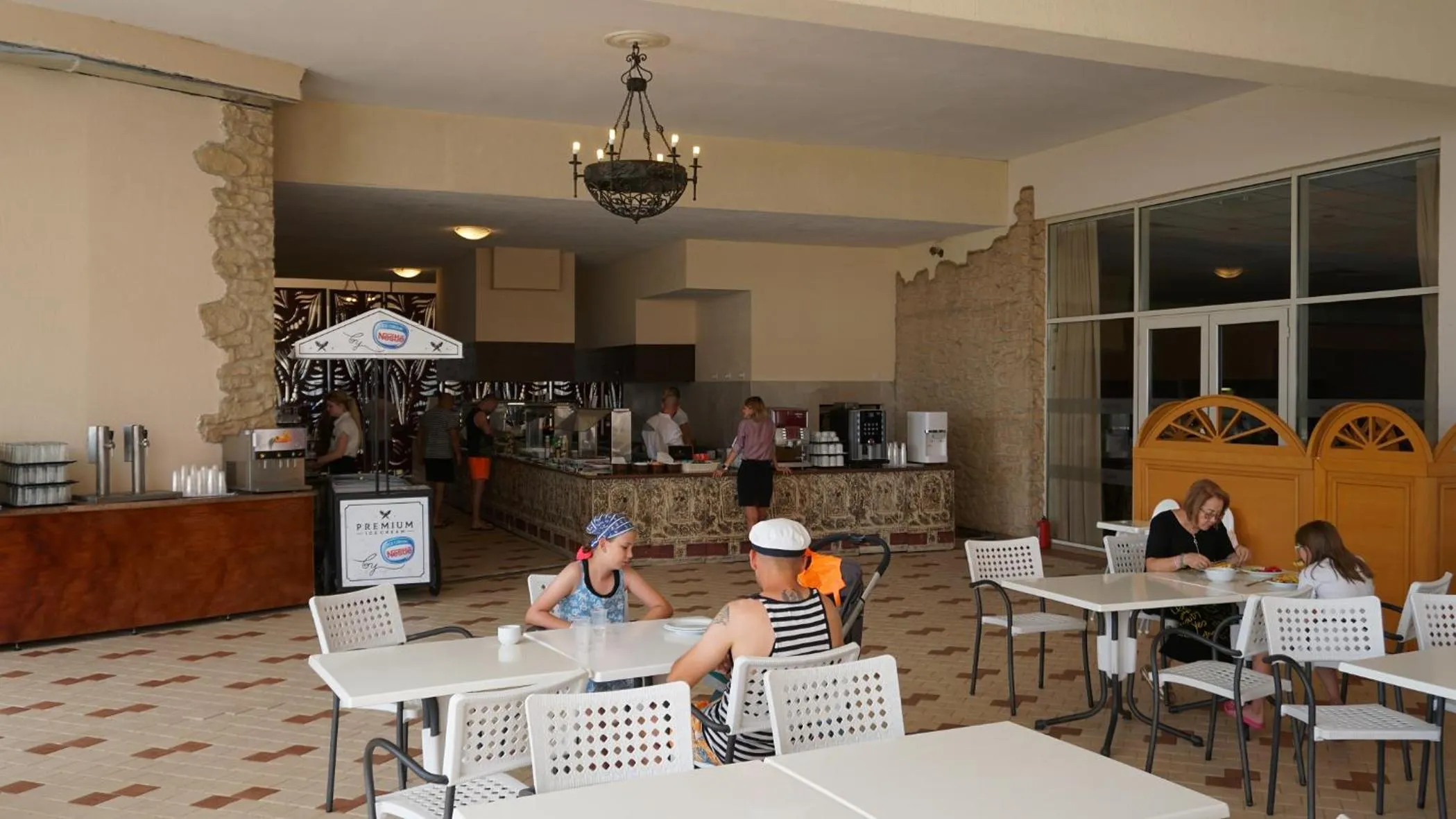 Restaurant/places to eat in DIT Majestic Beach Resort