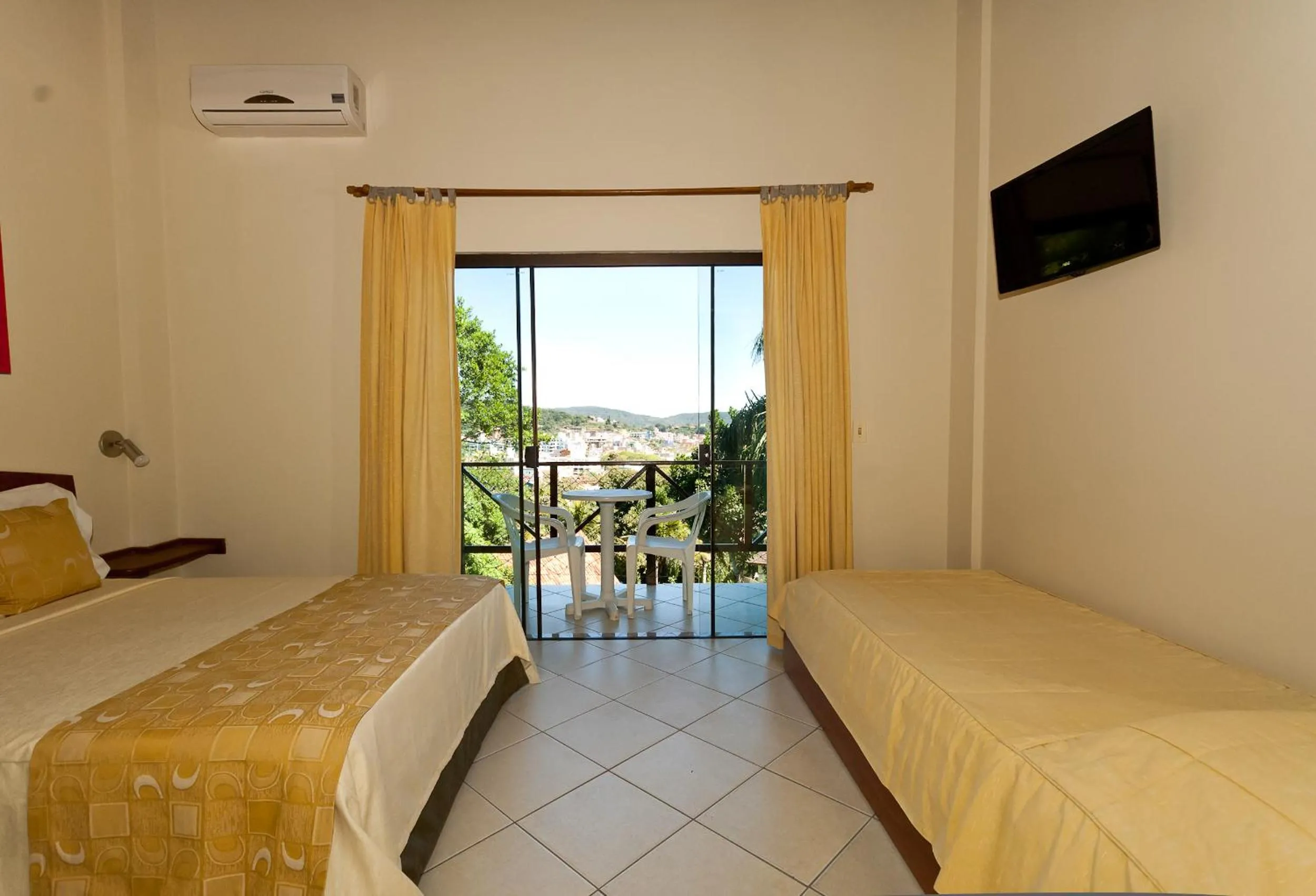 Photo of the whole room in Pousada Aquarela de Bombinhas